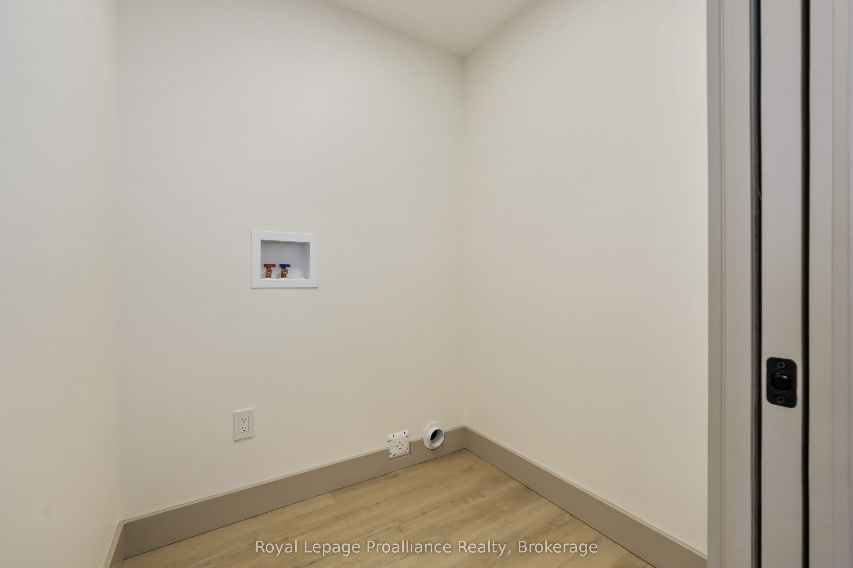 8 Merriman Court Property Photo 32