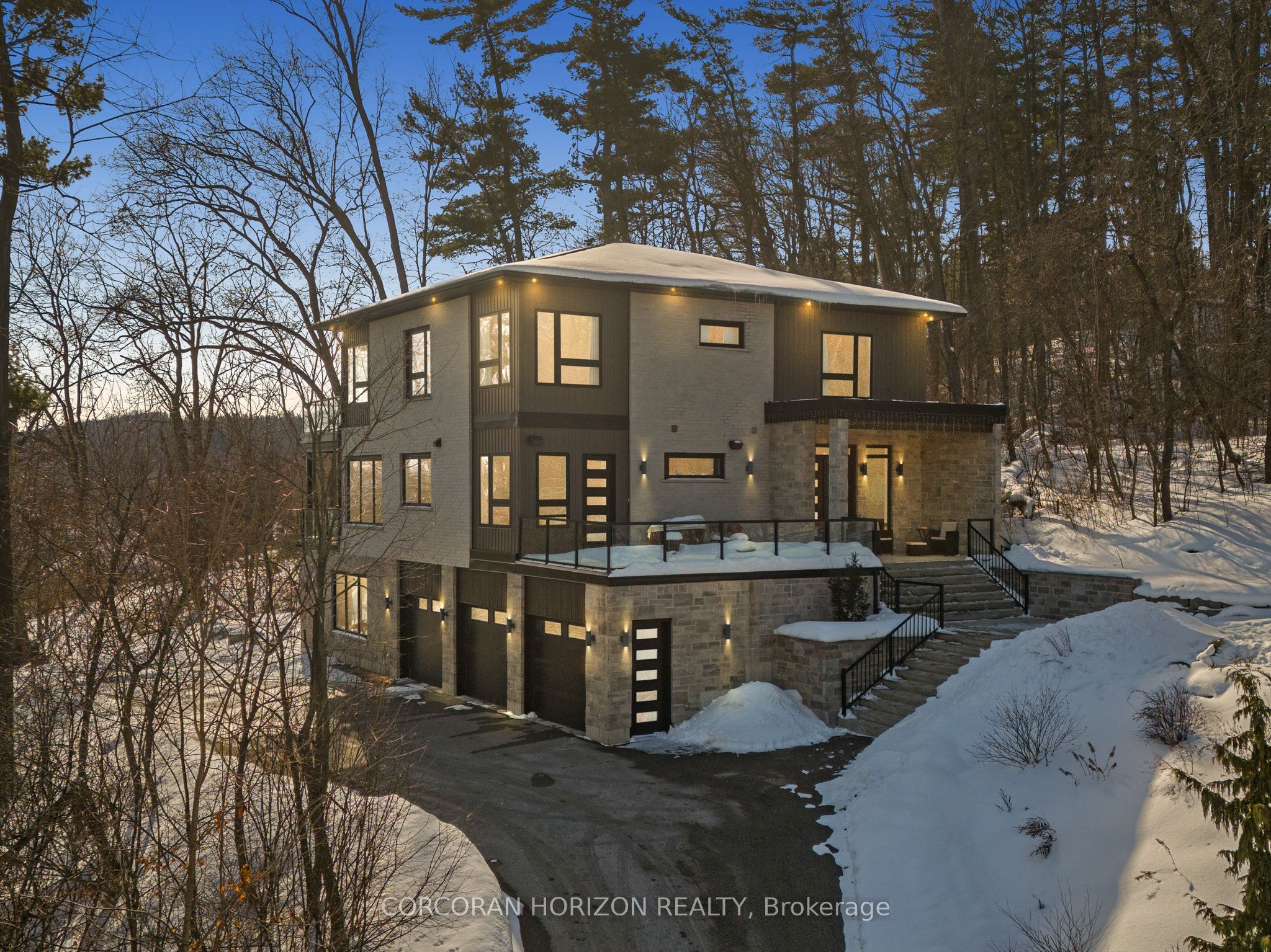 111 Grand Ridge Drive Property Photo 1