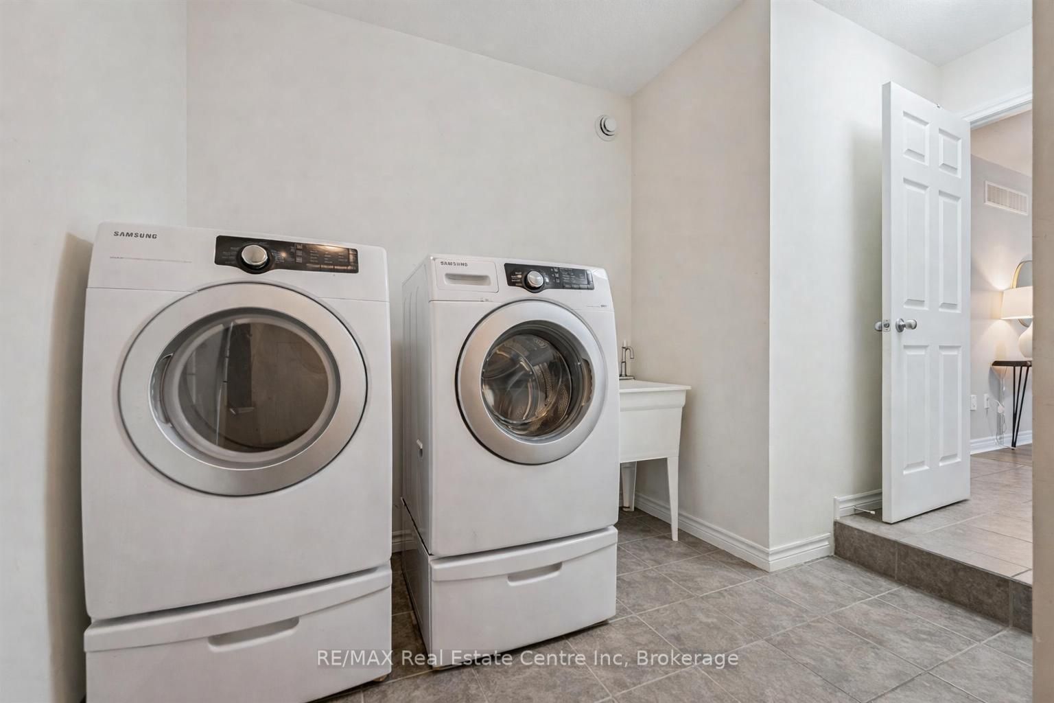 21 Wideman Boulevard Property Photo 10