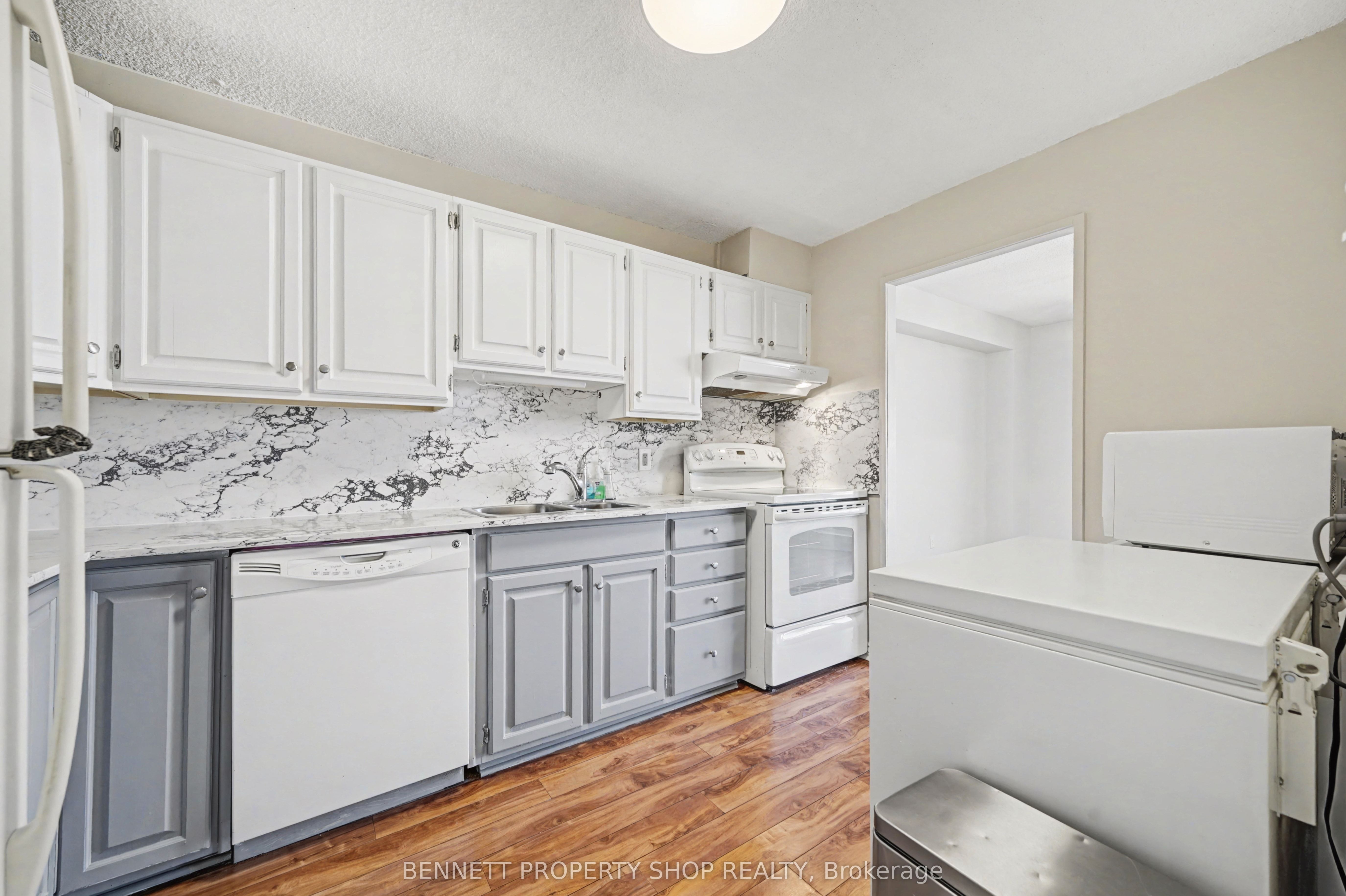 665 Bathgate Drive 2011 Property Photo 4