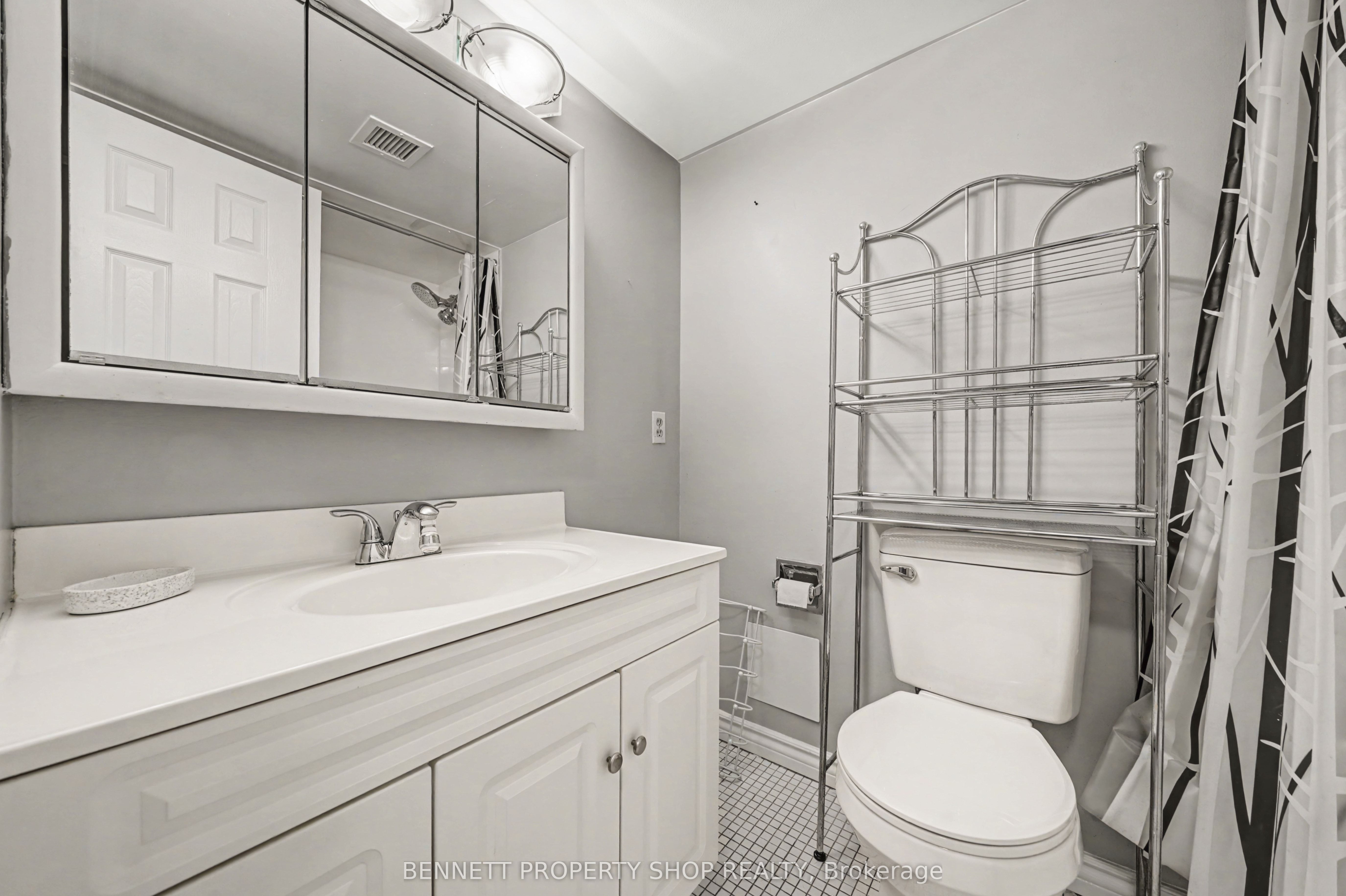 665 Bathgate Drive 2011 Property Photo 6