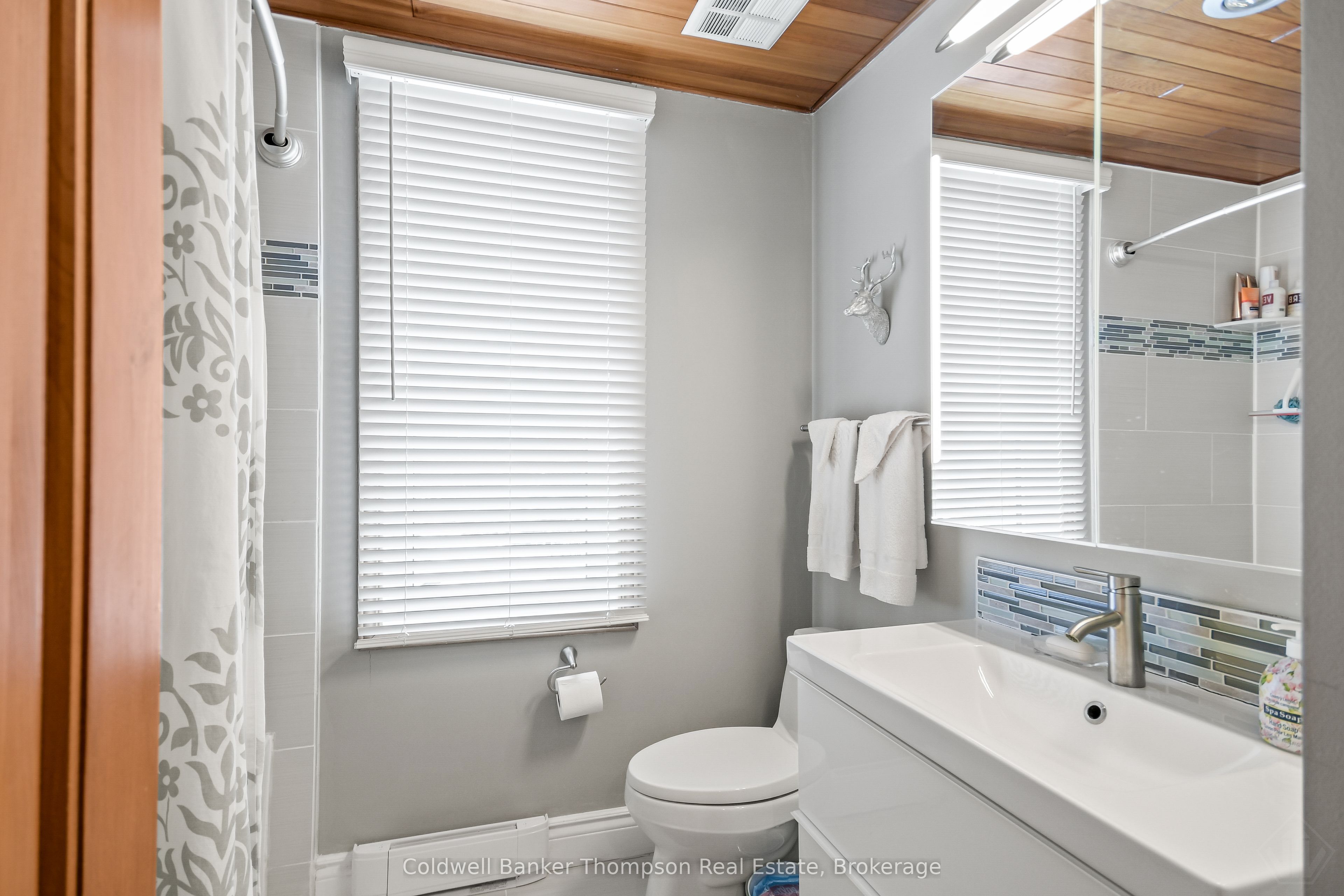 22-301 Oakridge Deerhurst Drive Property Photo 14