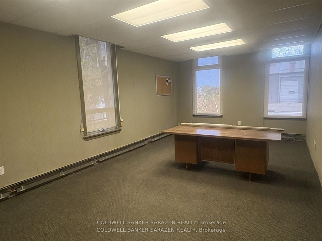 276 Madawaska Boulevard Property Photo 11