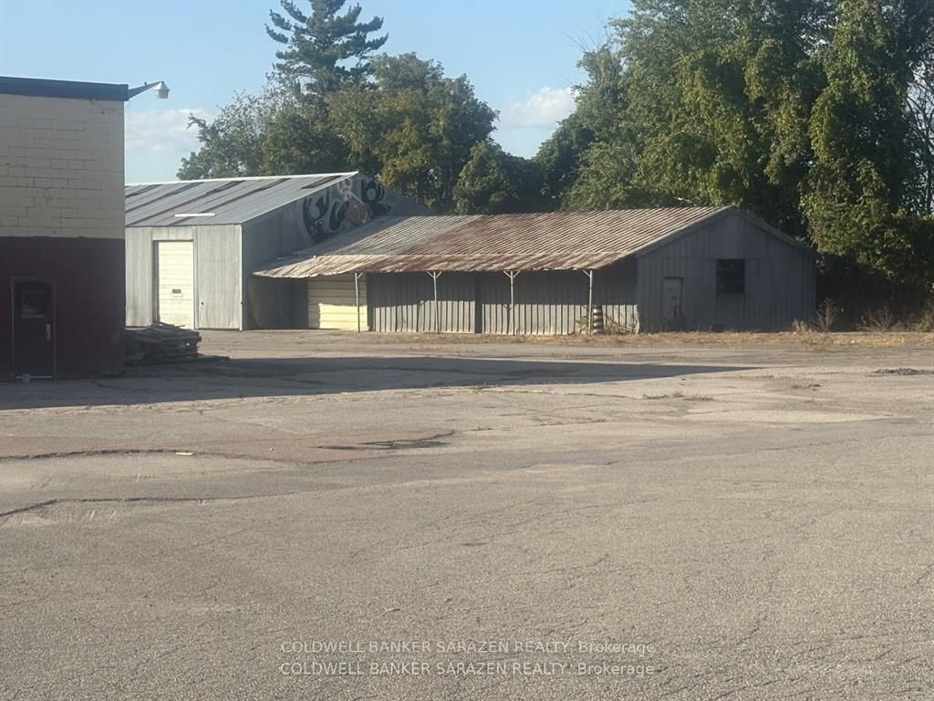 276 Madawaska Boulevard Property Photo 20