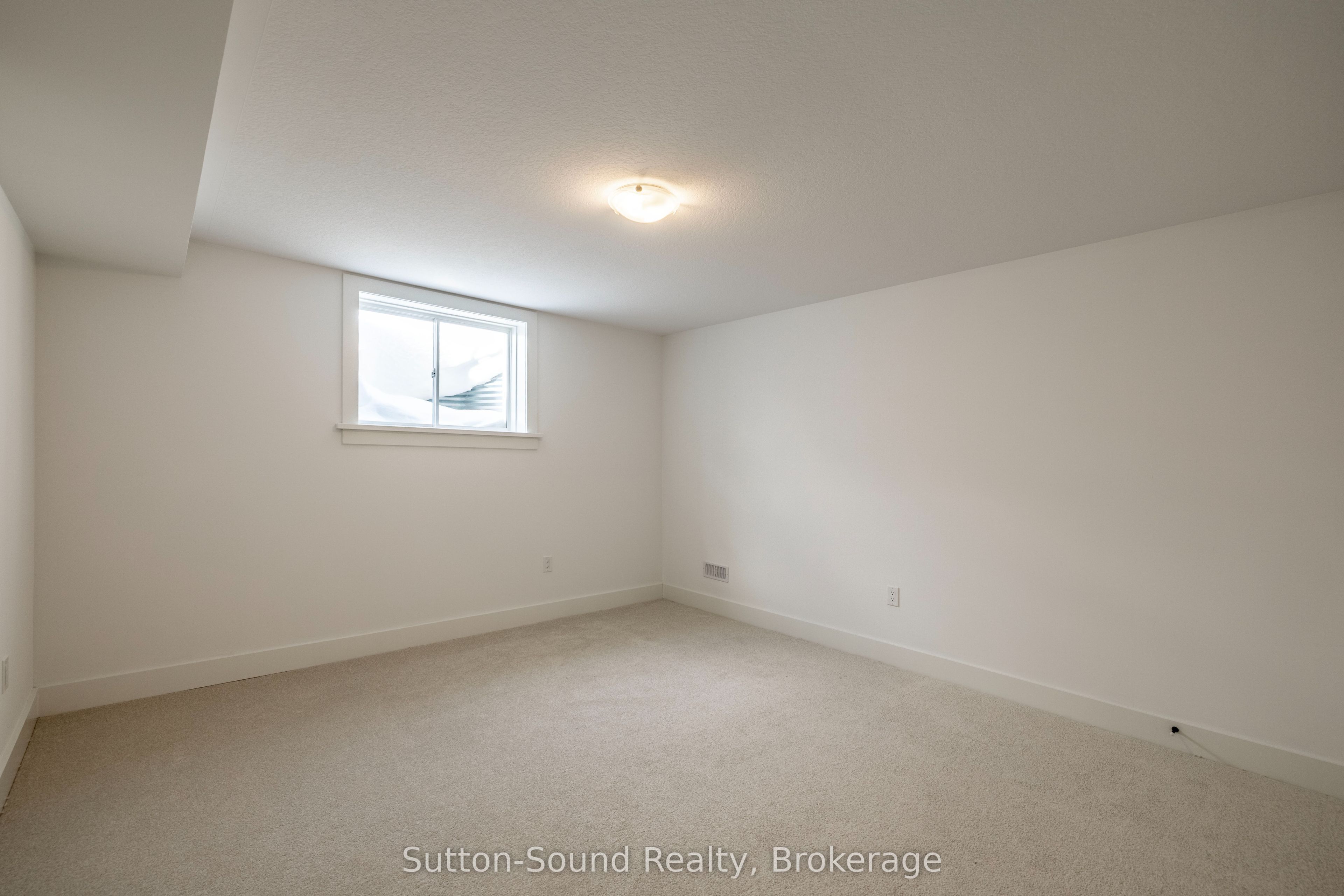 116 Laurens Lane Property Photo 37