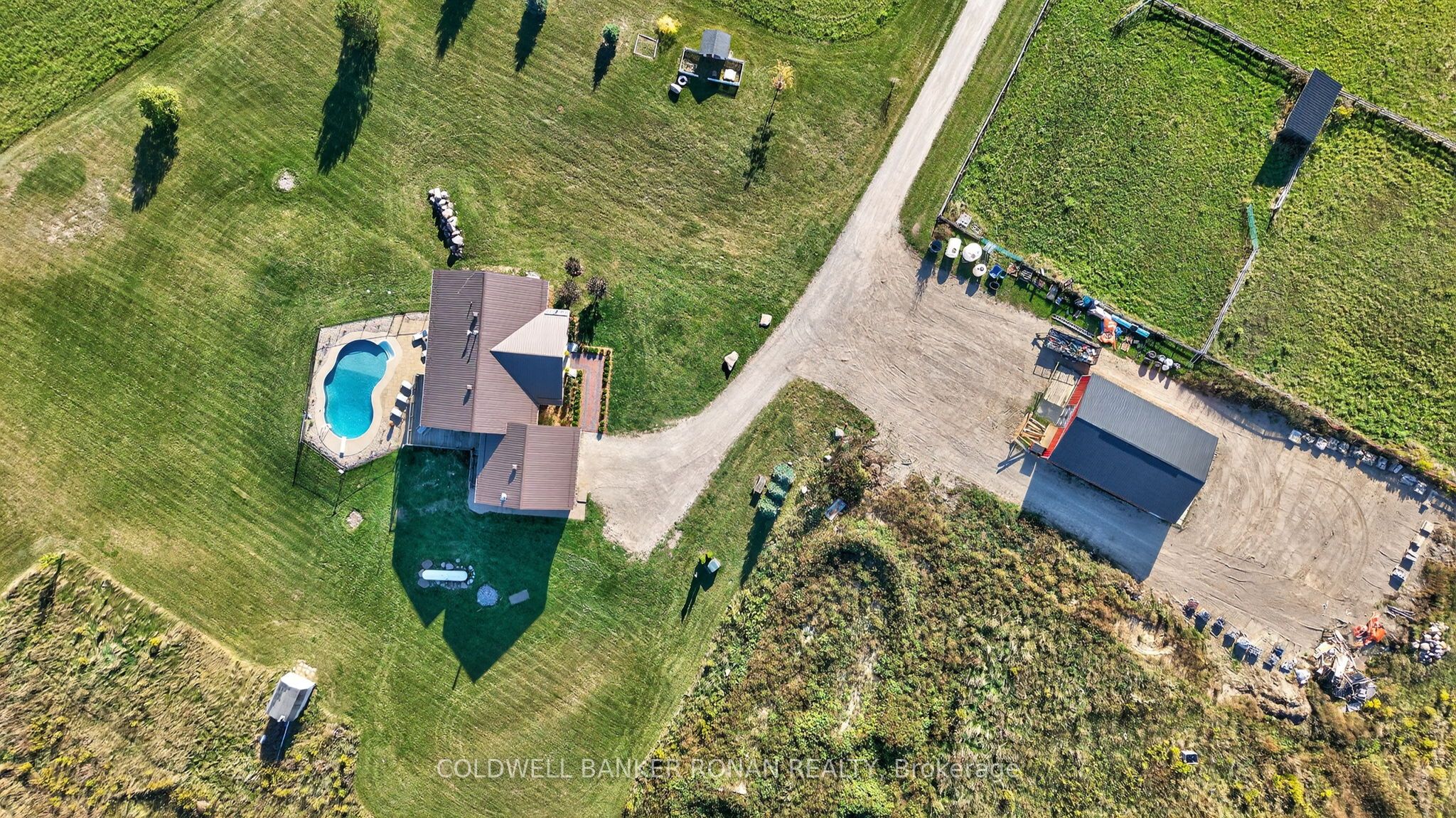 796271 3rd Line E Property Photo 4