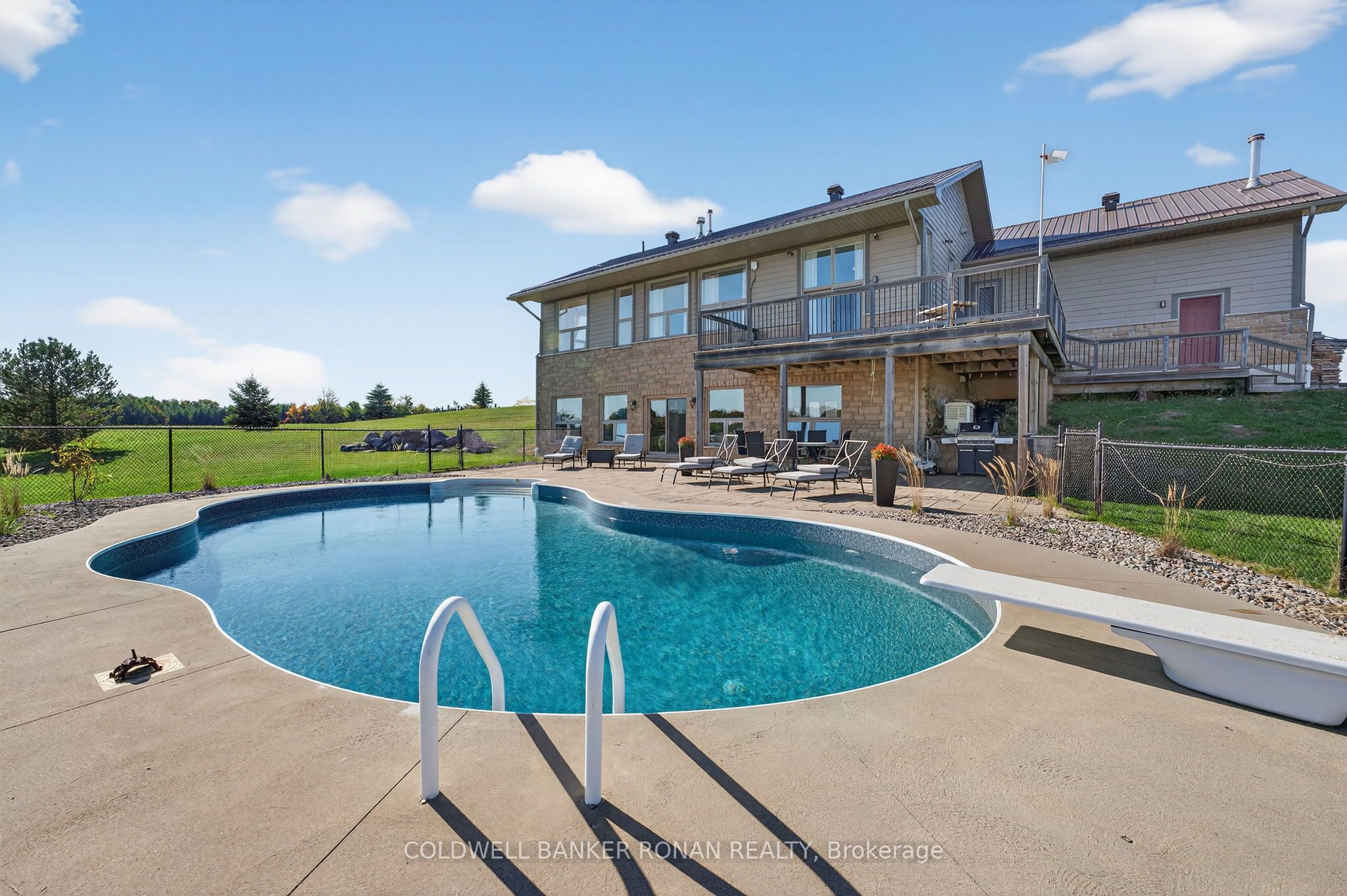 796271 3rd Line E Property Photo 29