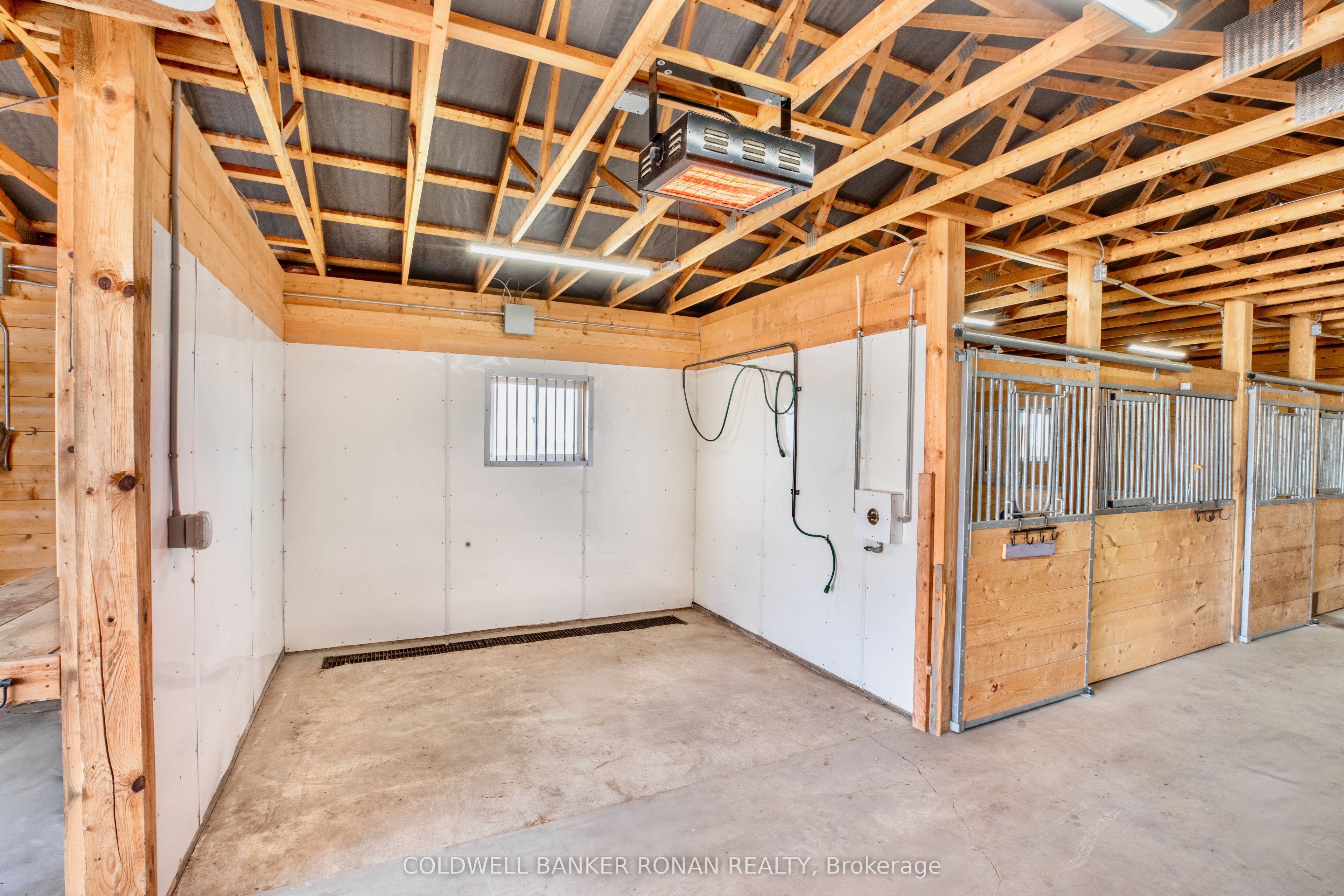 796271 3rd Line E Property Photo 40