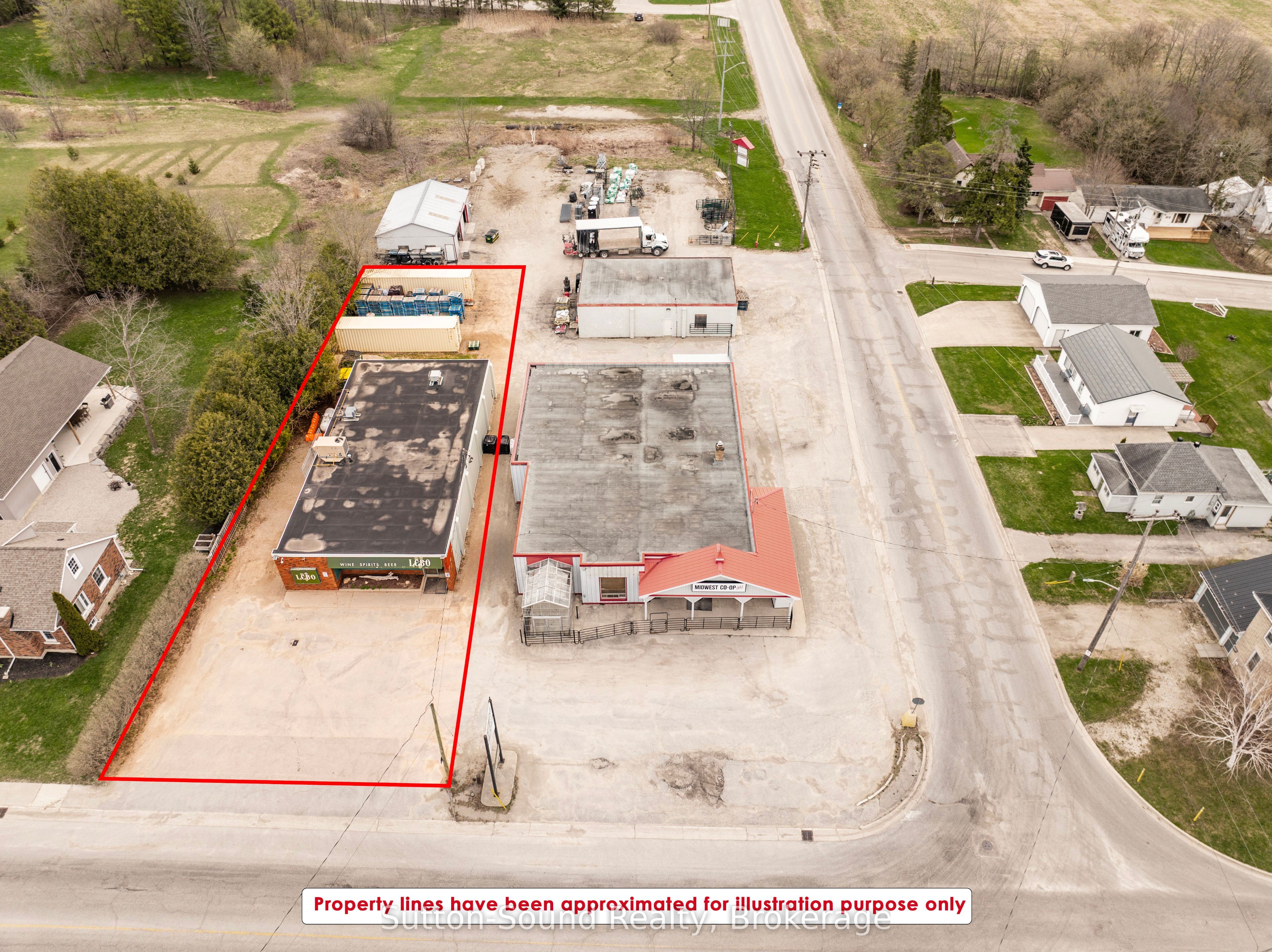 115 1st Avenue N Property Photo 3