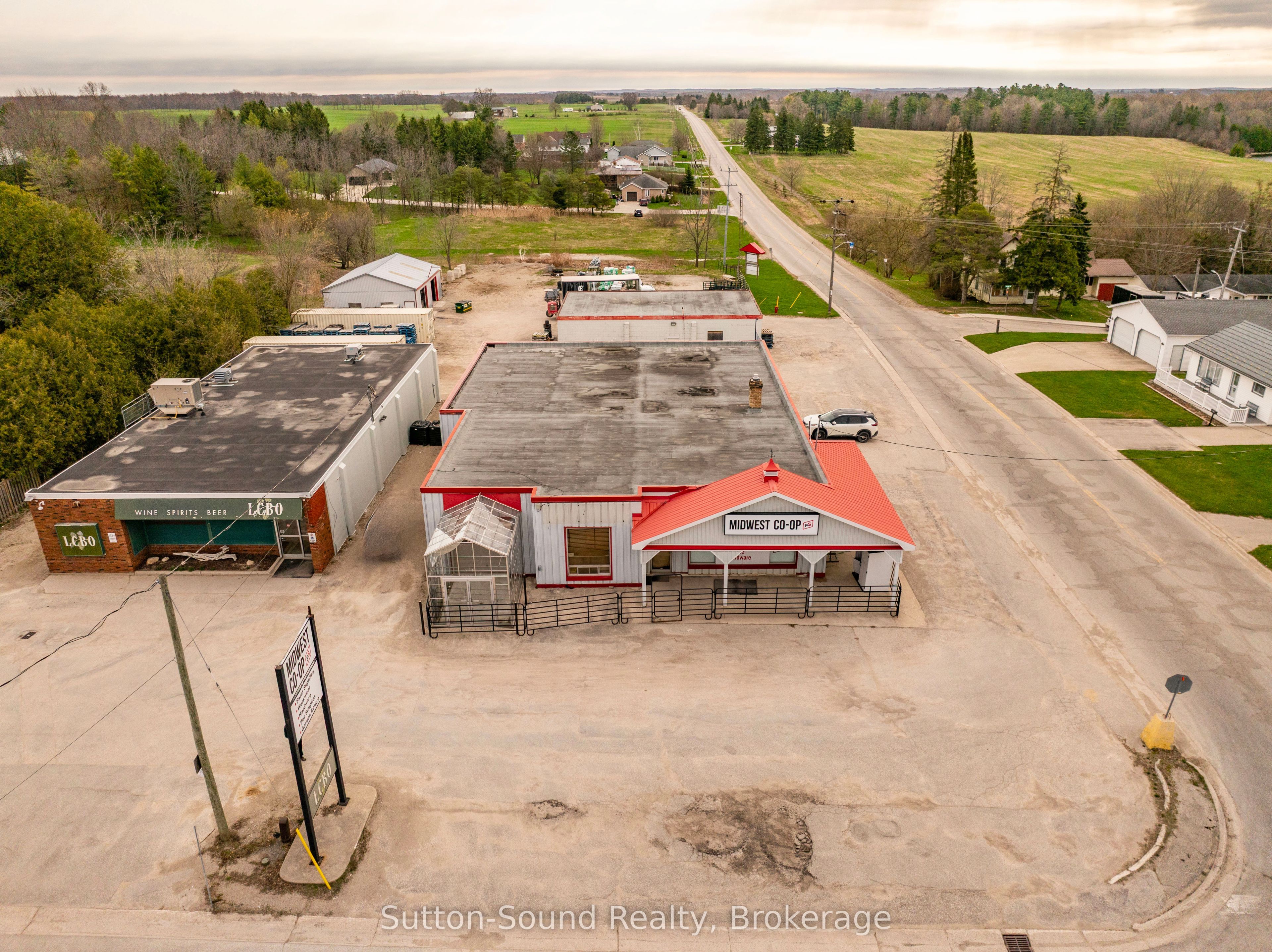 109 1st Avenue N Property Photo 1