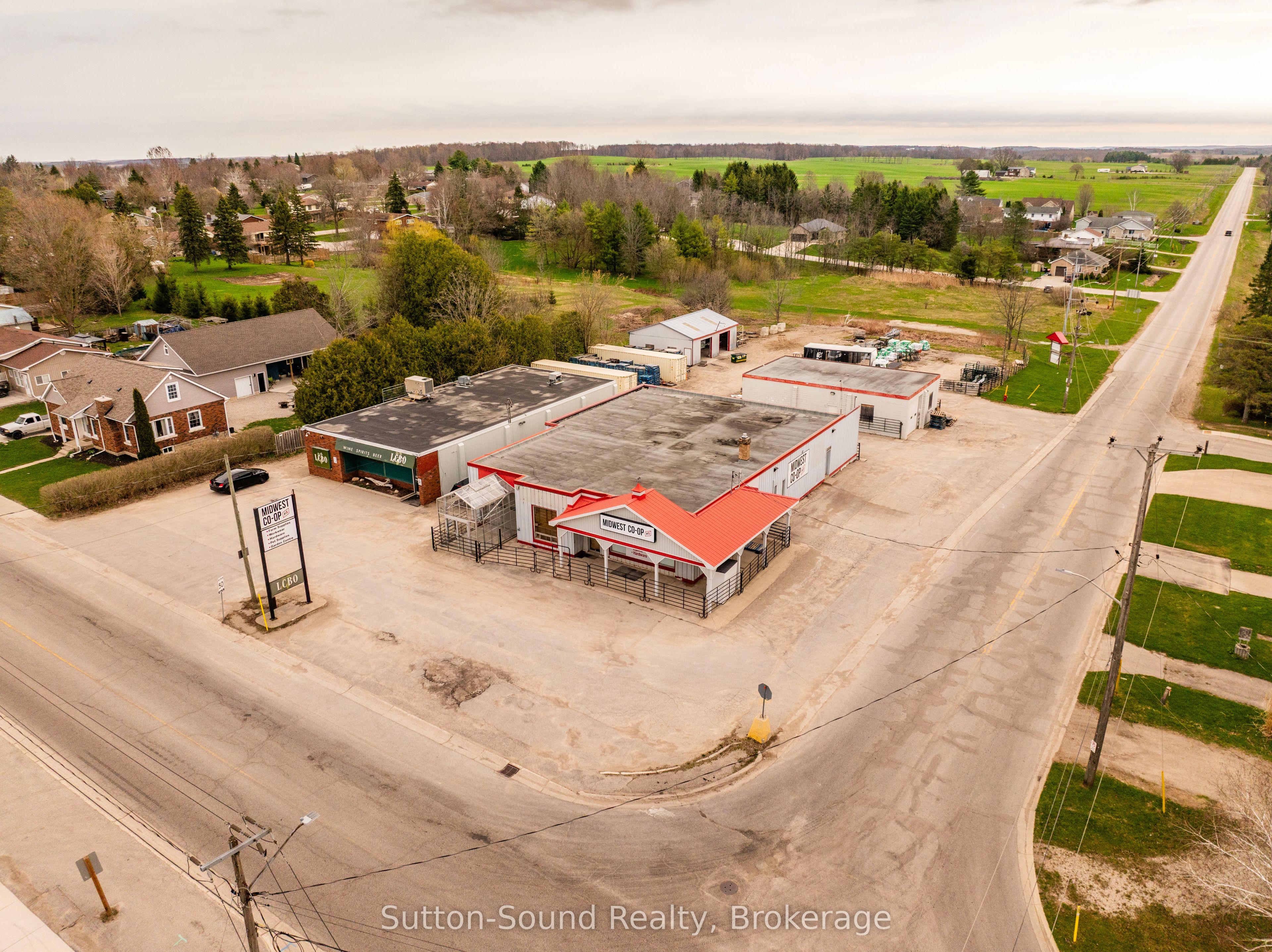 109 1st Avenue N Property Photo 3