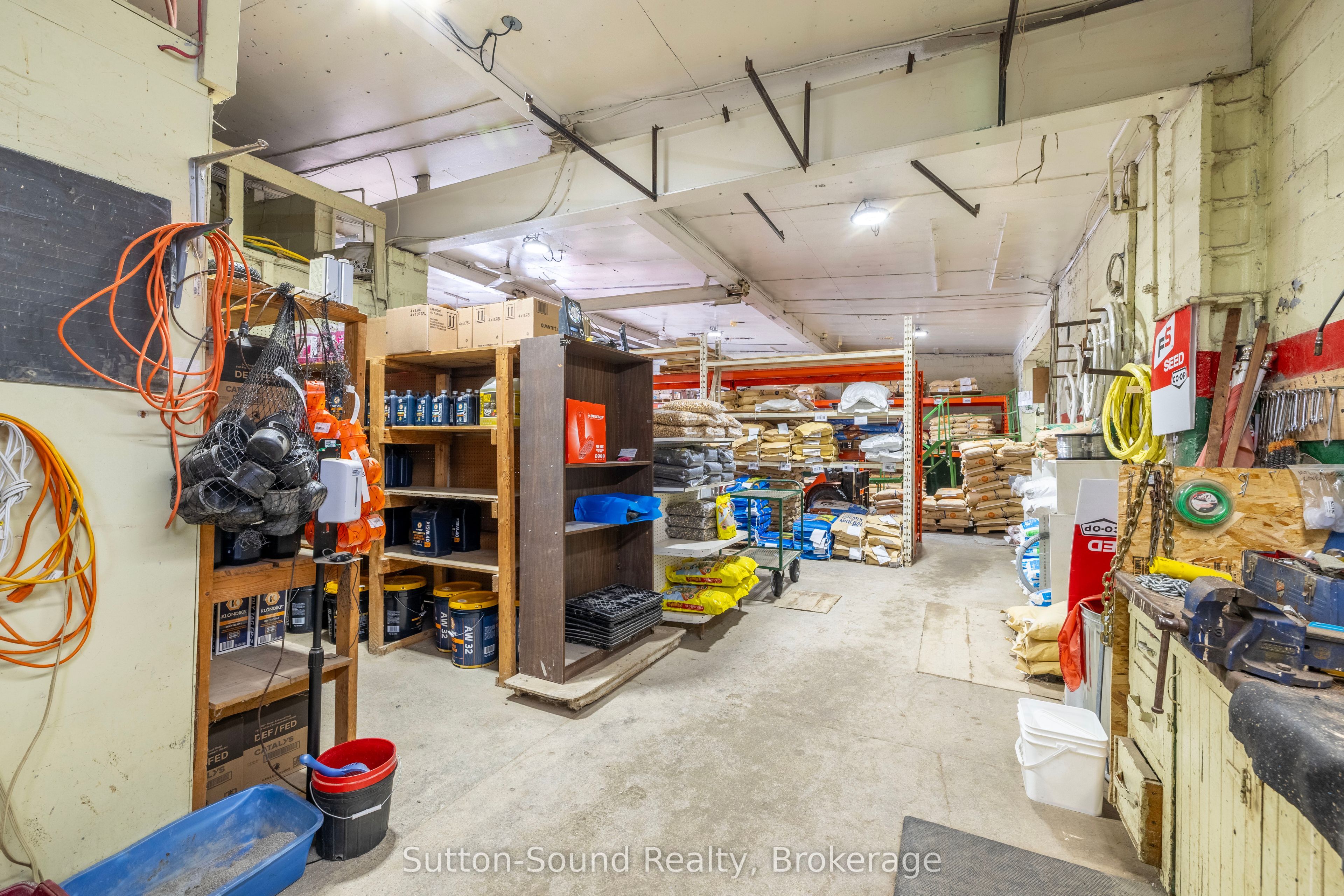 1056 9 Highway Property Photo 8