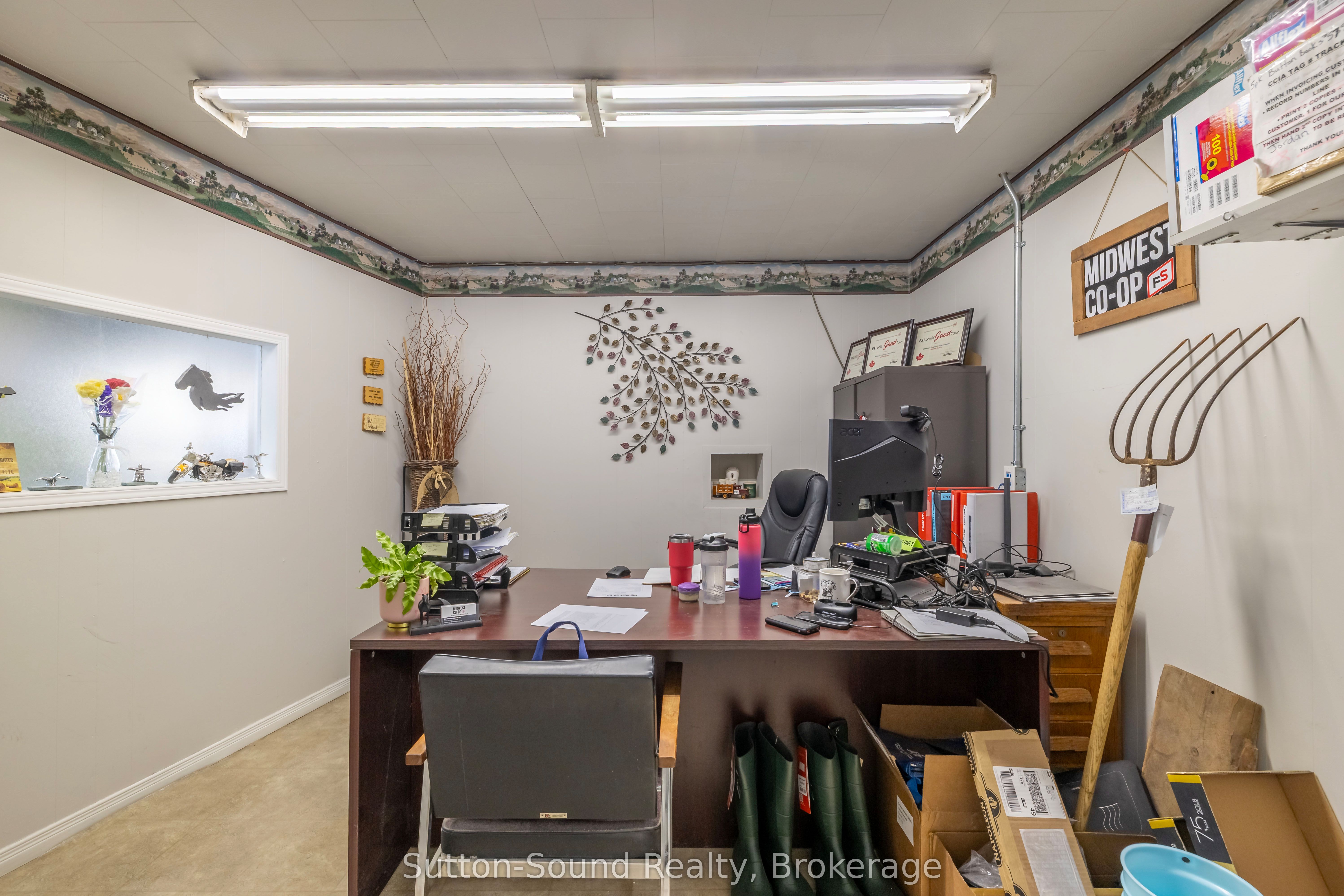 1056 9 Highway Property Photo 13