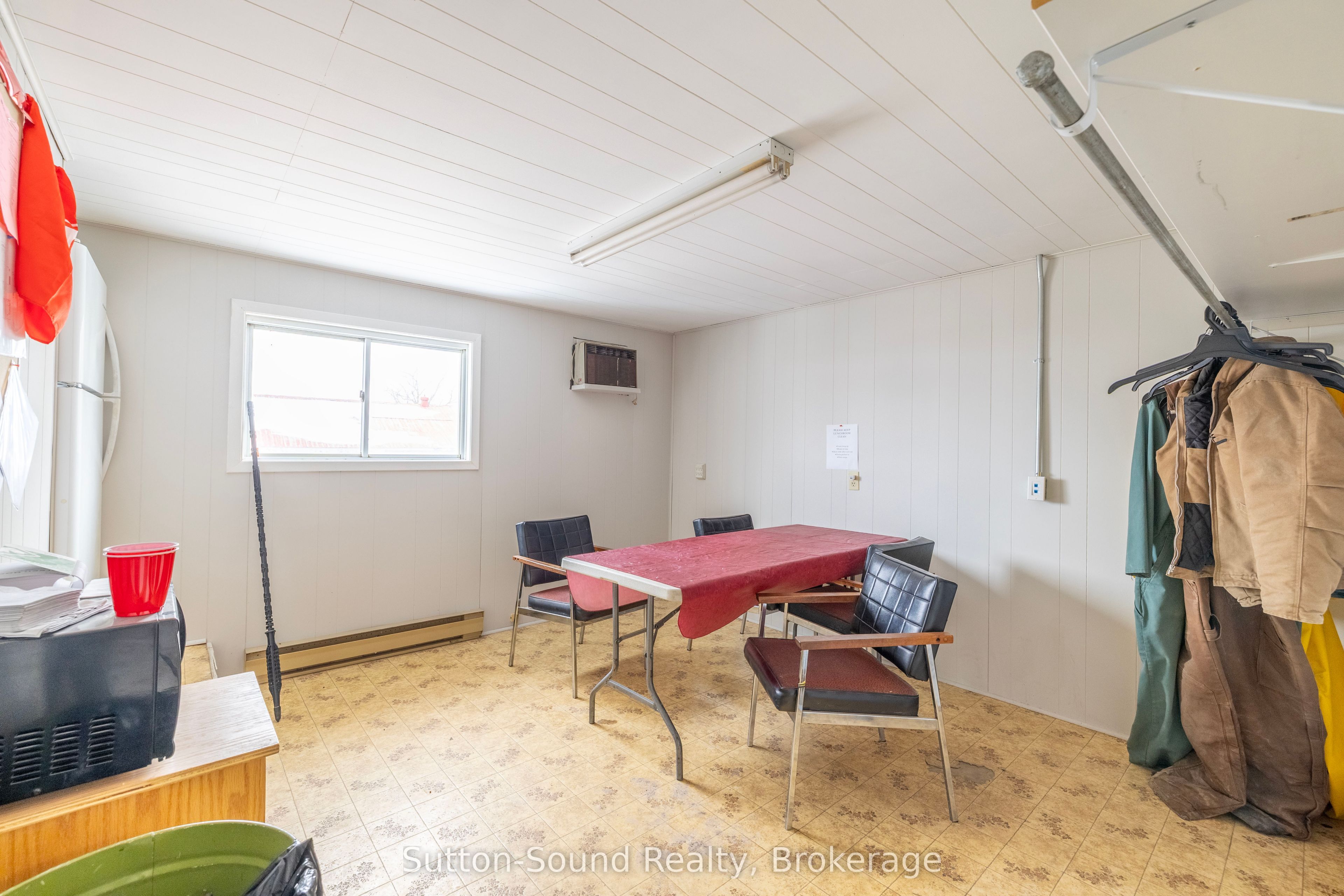 1056 9 Highway Property Photo 16