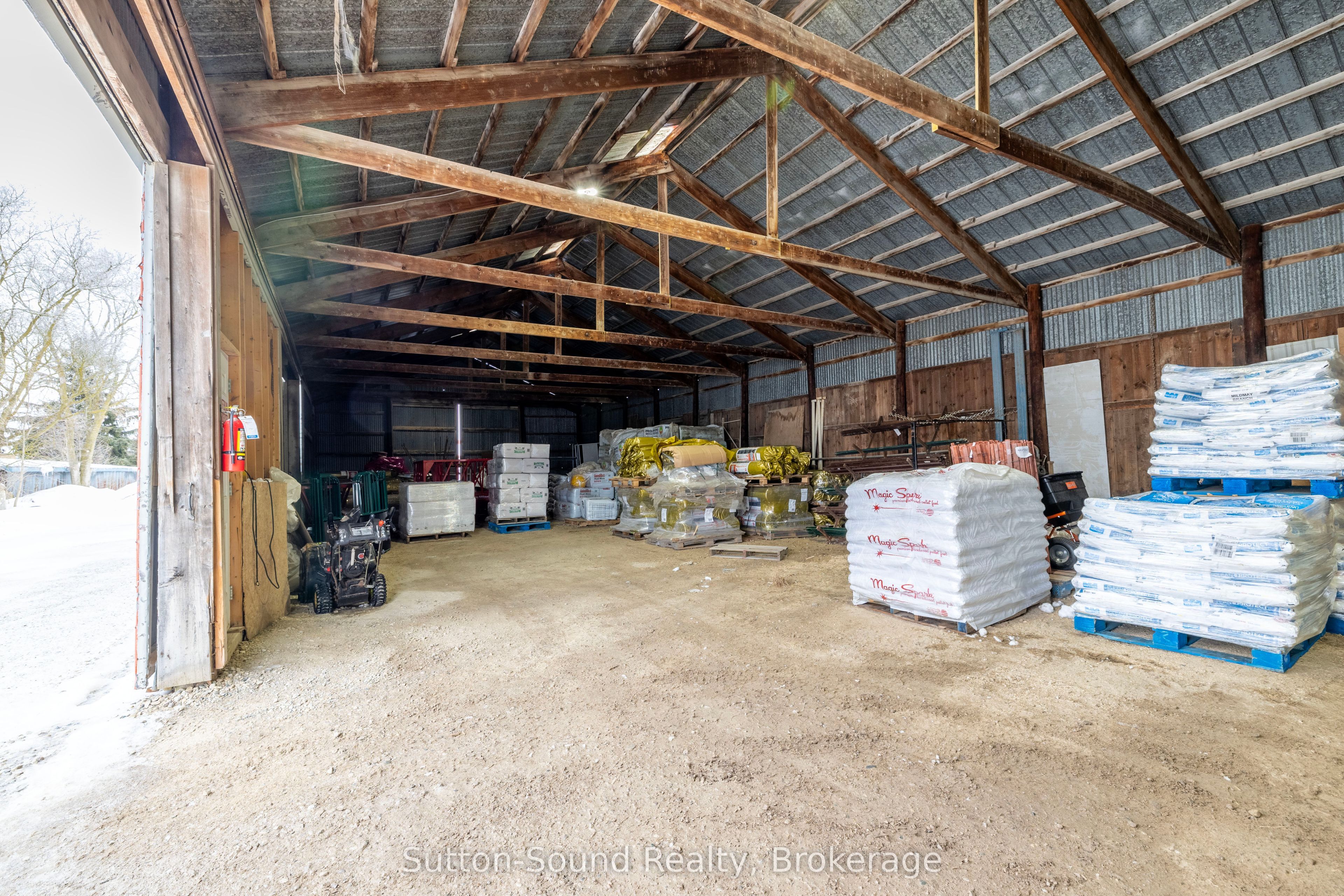 1056 9 Highway Property Photo 17
