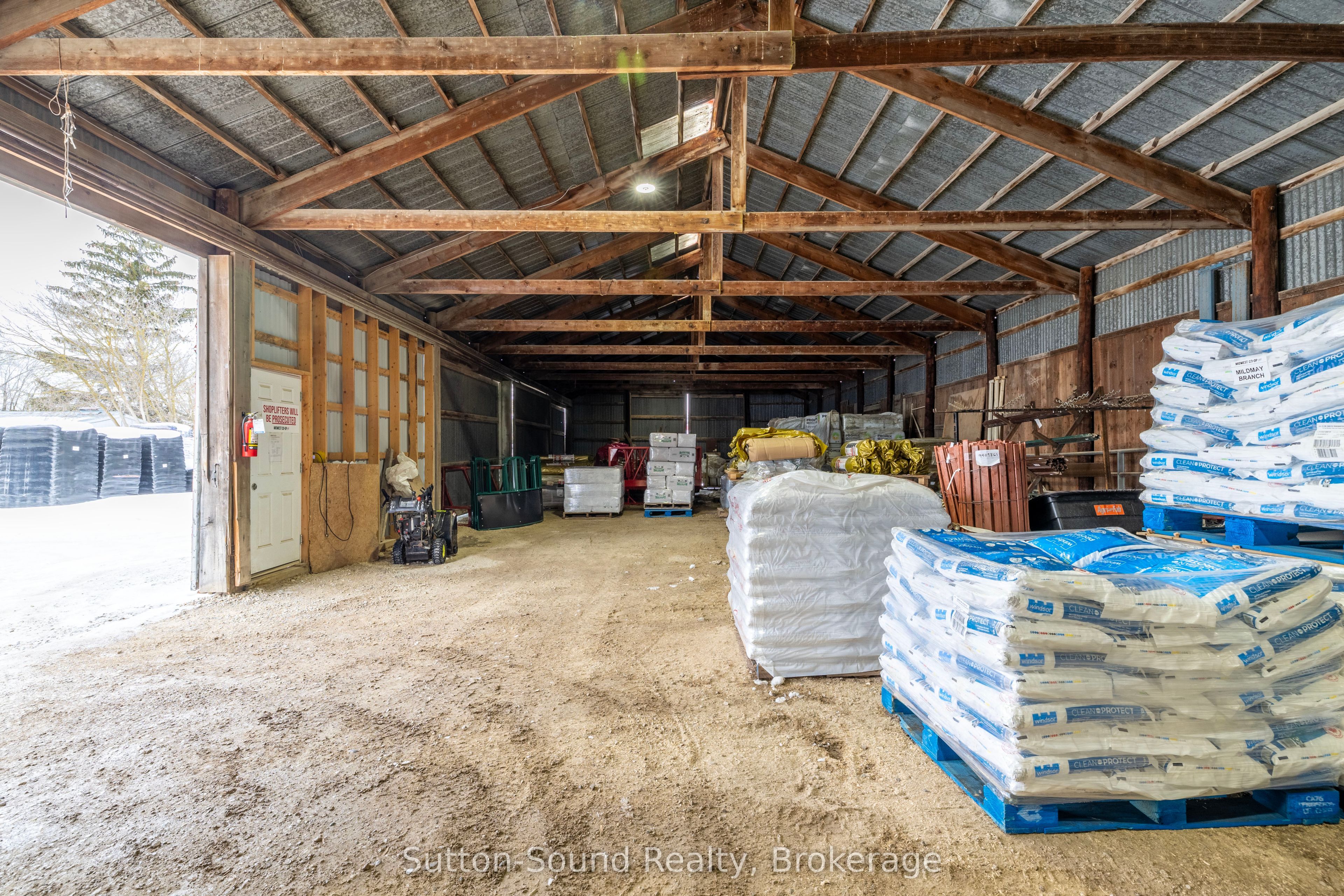 1056 9 Highway Property Photo 18