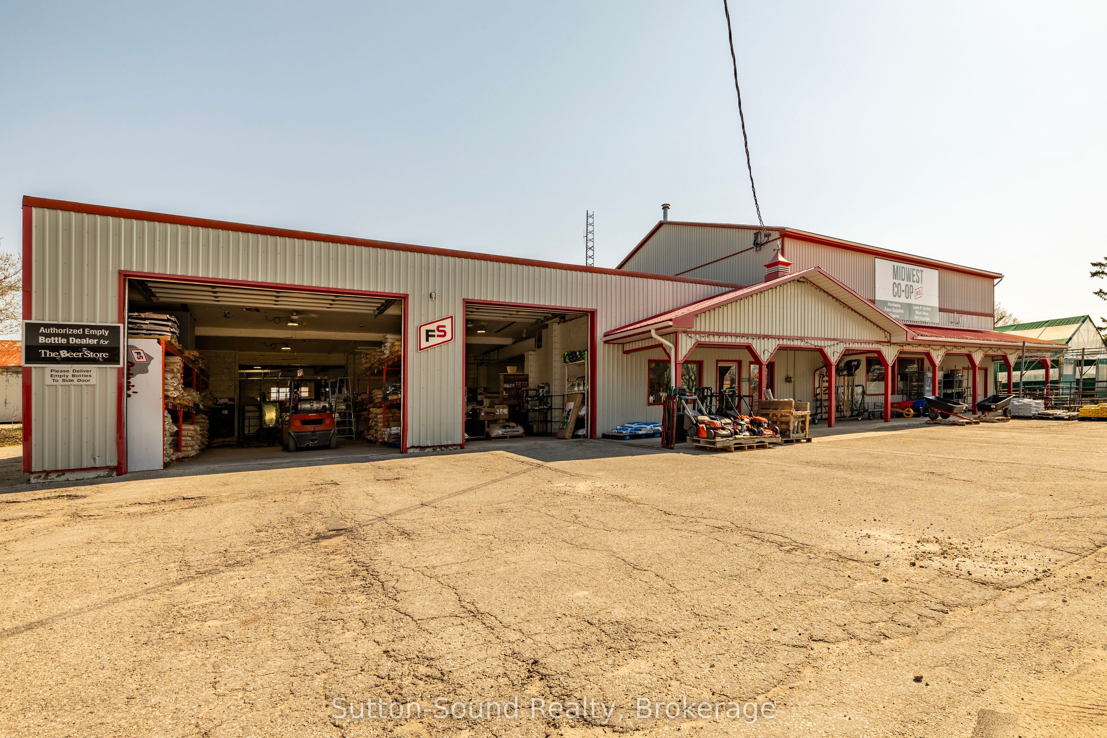 1056 9 Highway Property Photo 24
