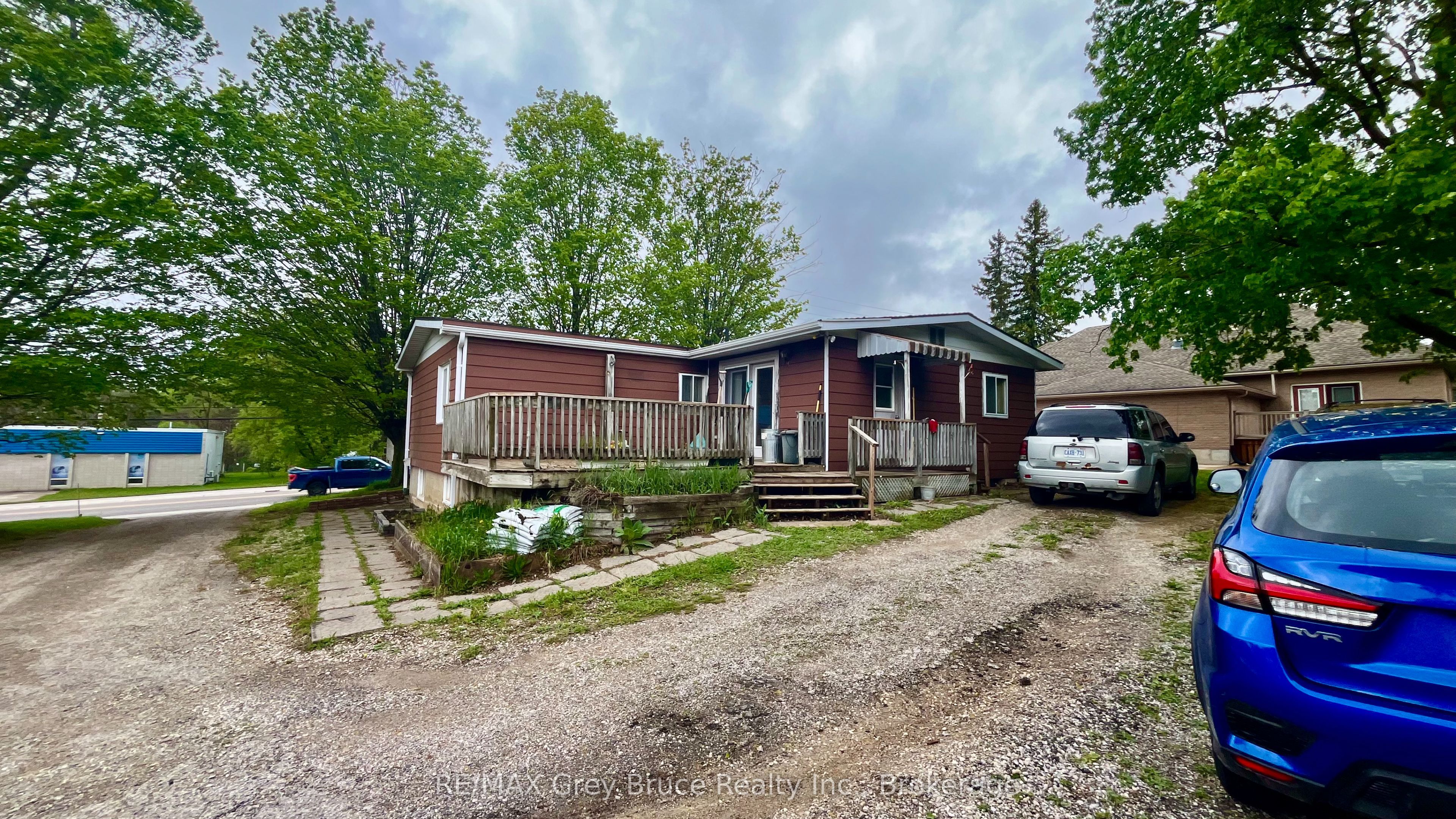 1069 7th Avenue Property Photo 2