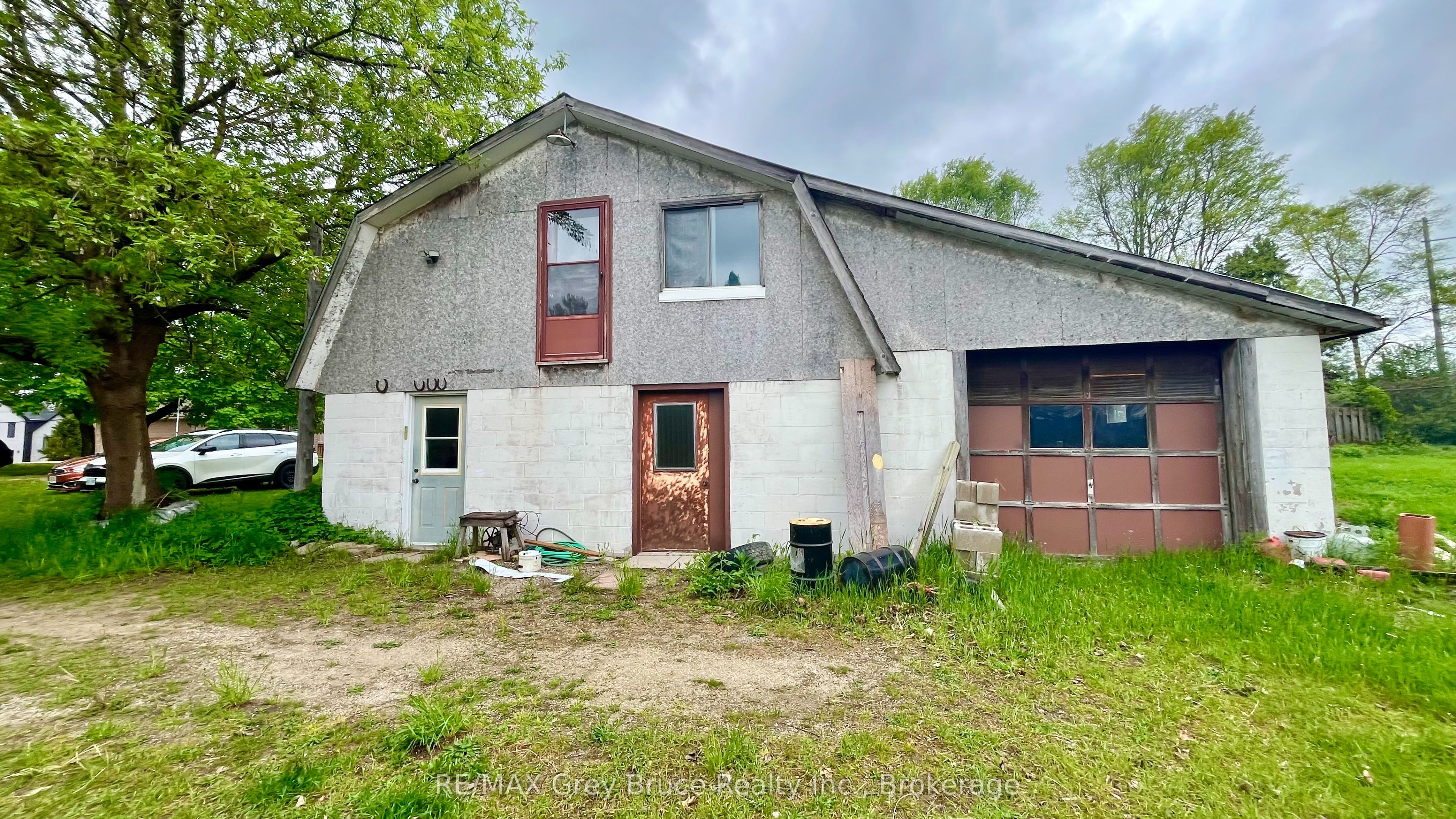 1069 7th Avenue Property Photo 7