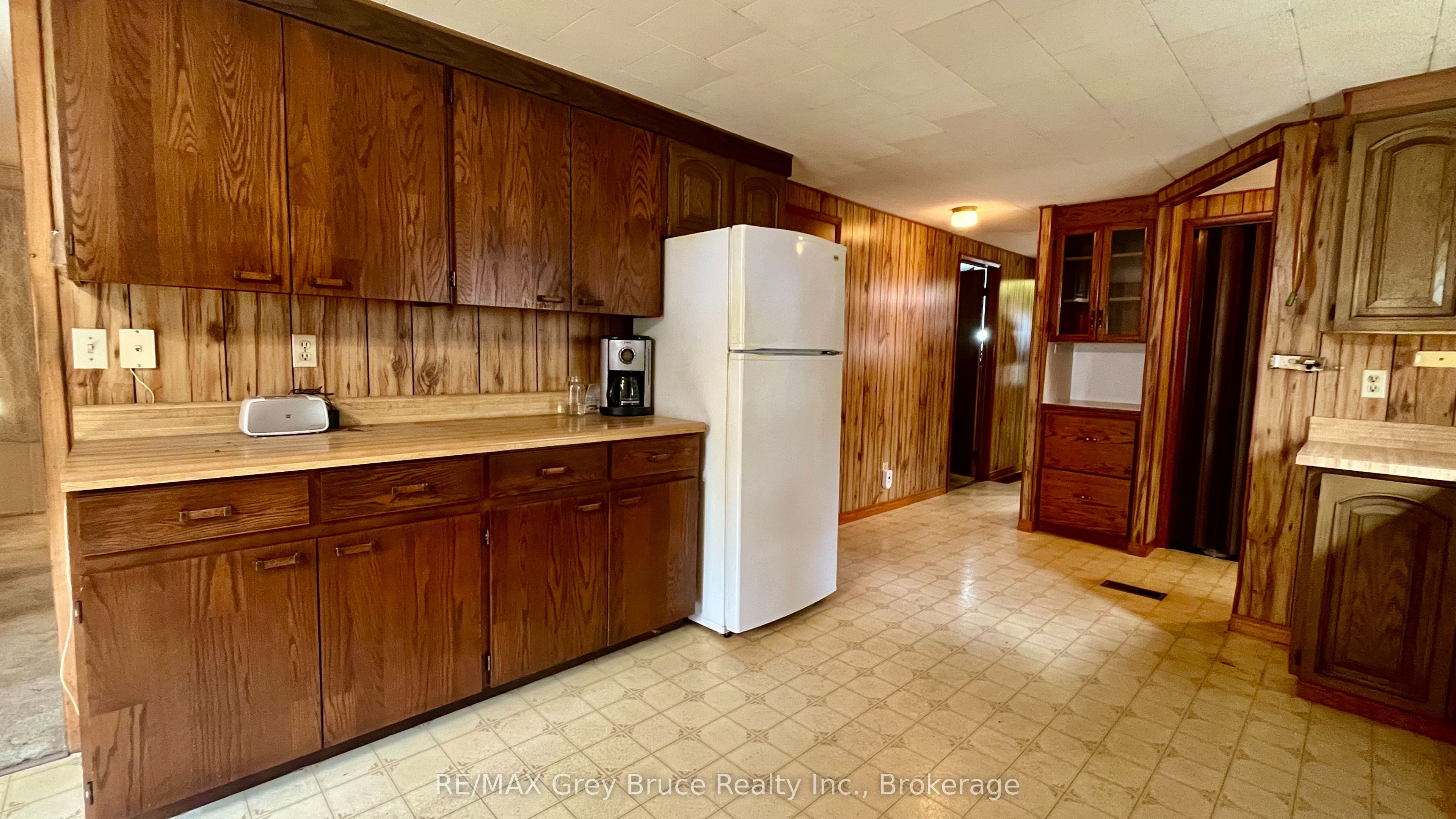 1069 7th Avenue Property Photo 8