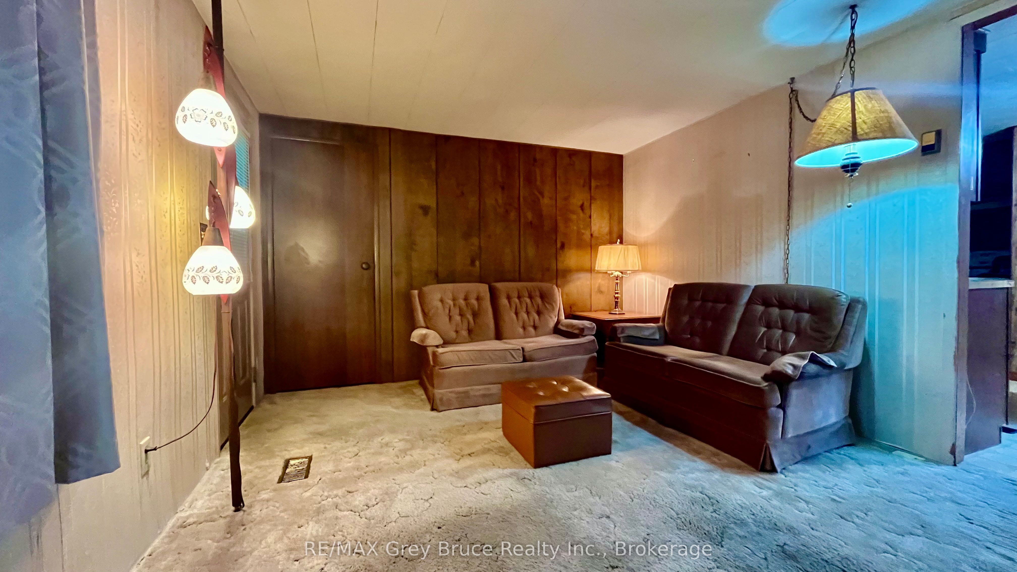 1069 7th Avenue Property Photo 10