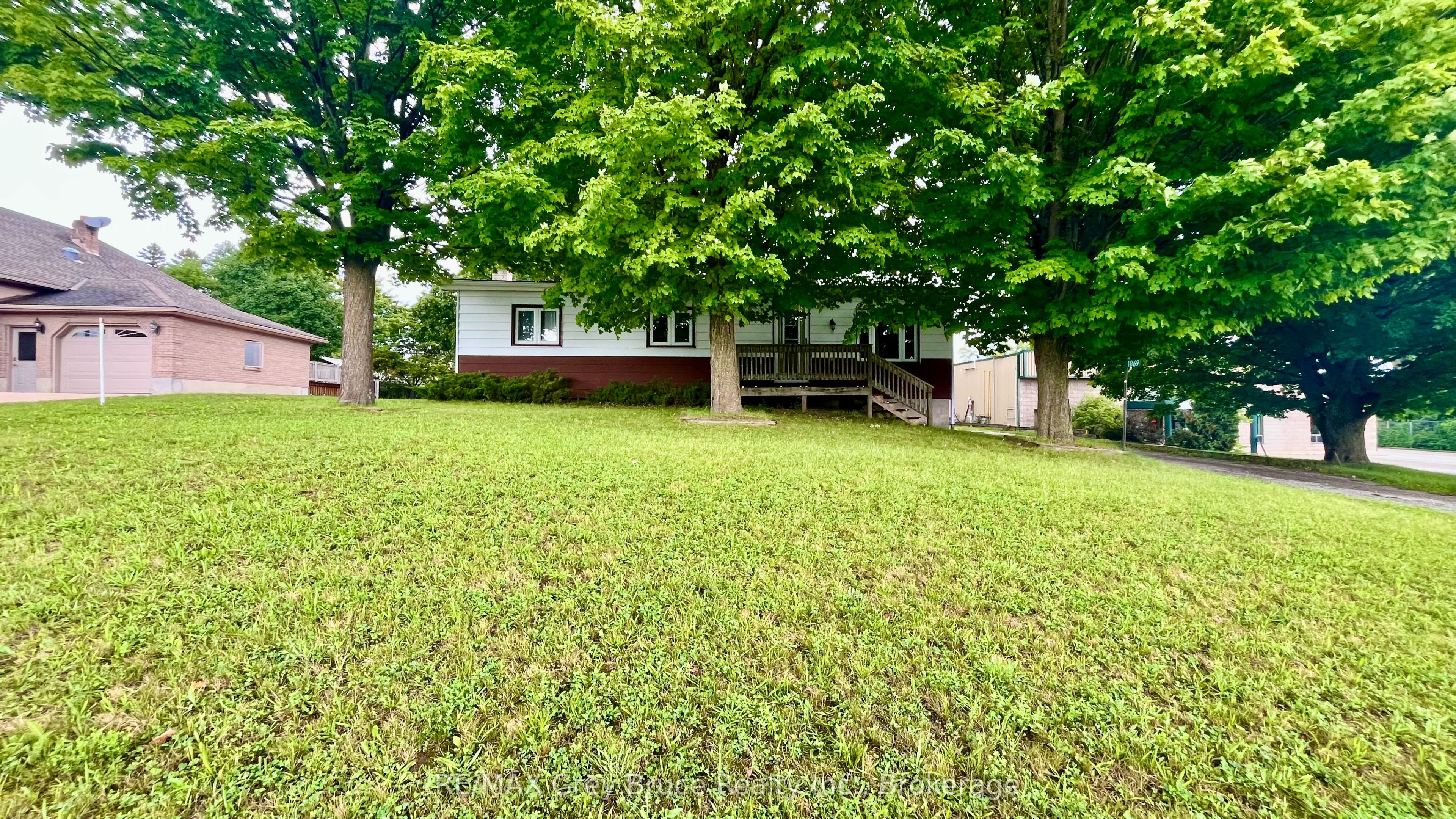 1069 7th Avenue Property Photo 32