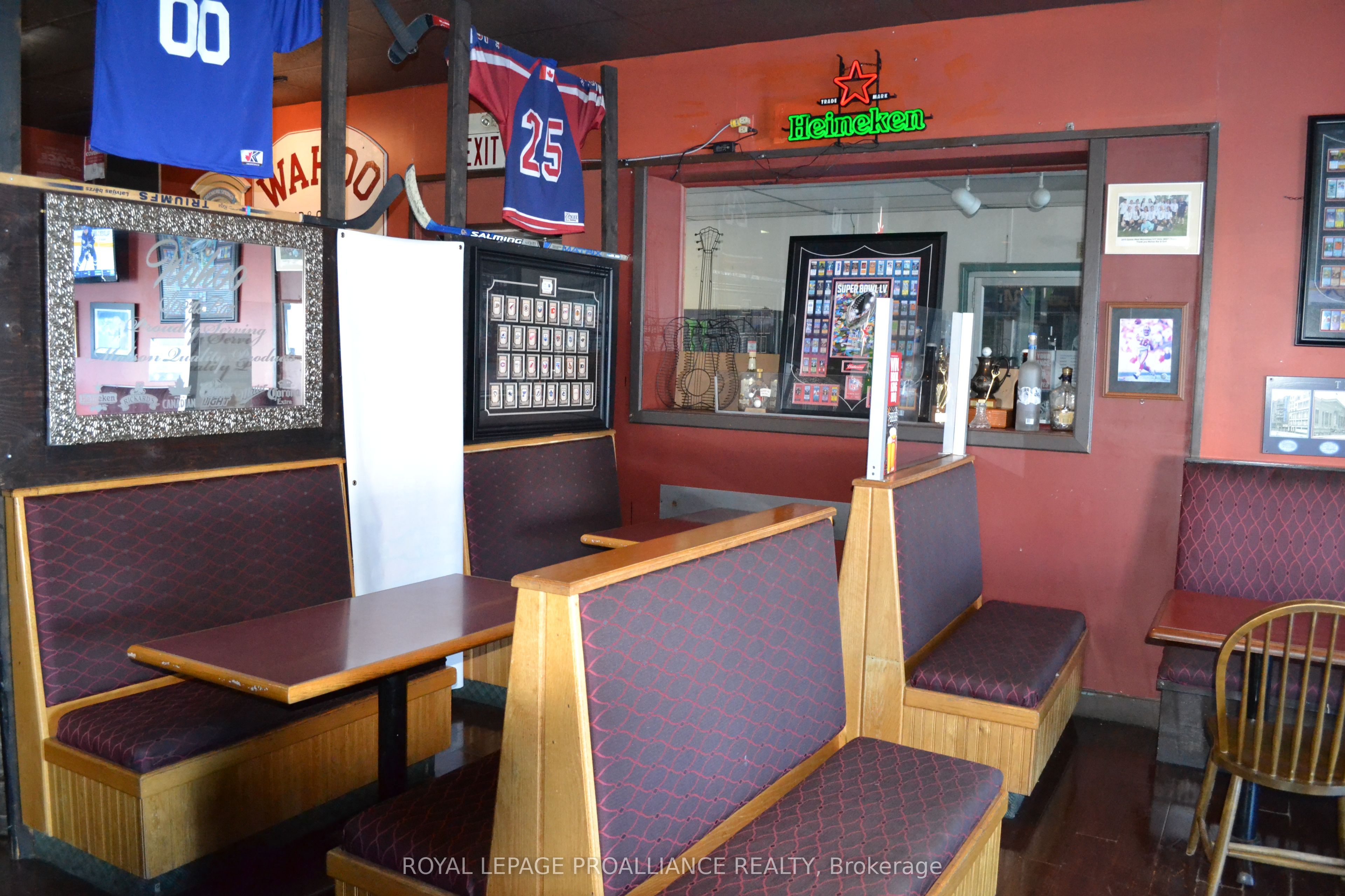 39 Dundas Street E Property Photo 12