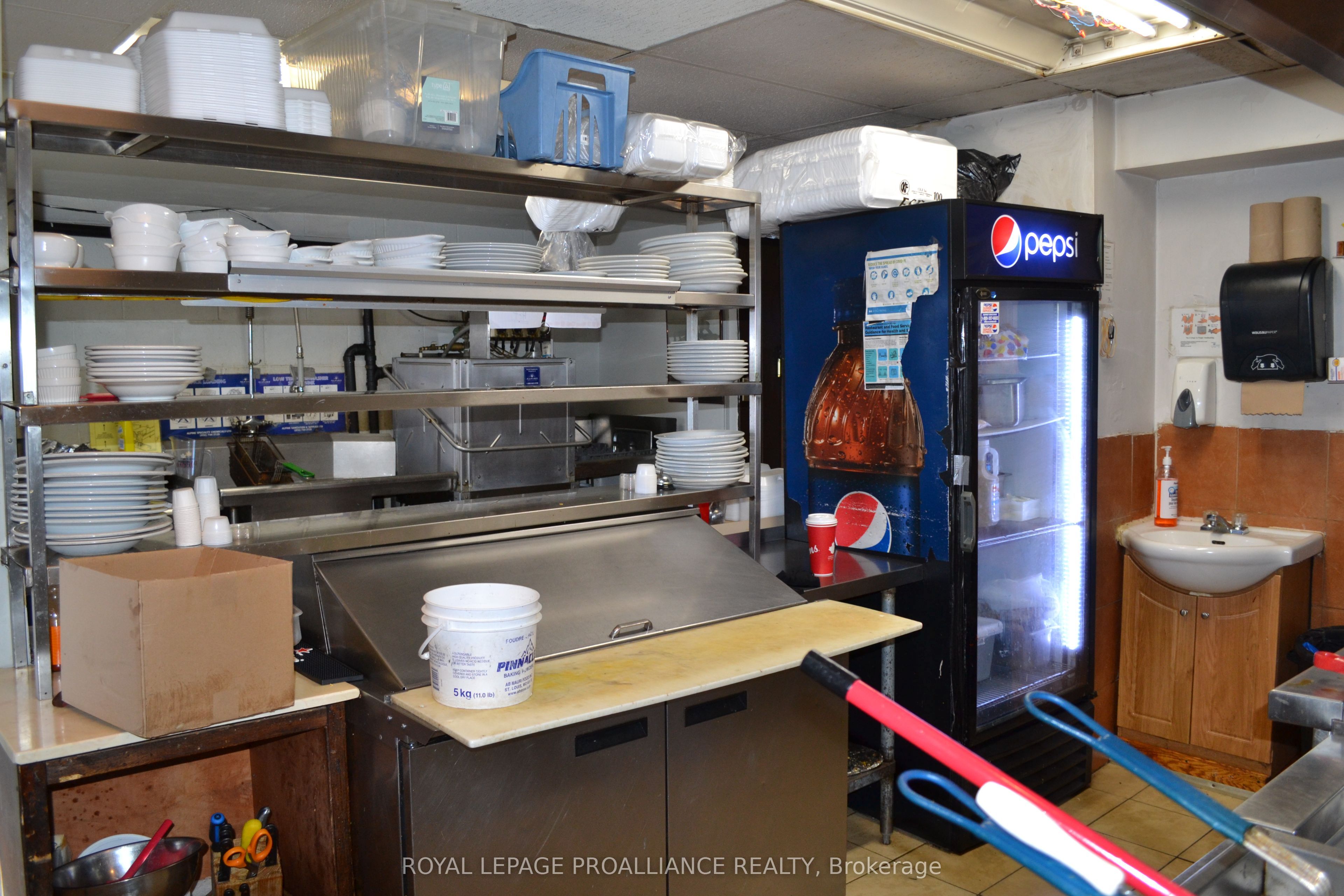 39 Dundas Street E Property Photo 15
