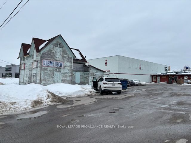 39 Dundas Street E Property Photo 20