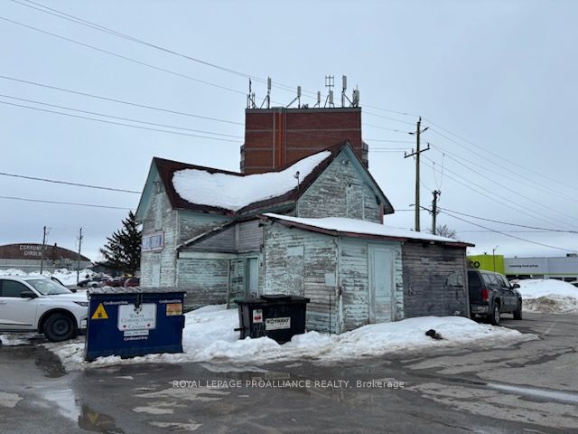 39 Dundas Street E Property Photo 21