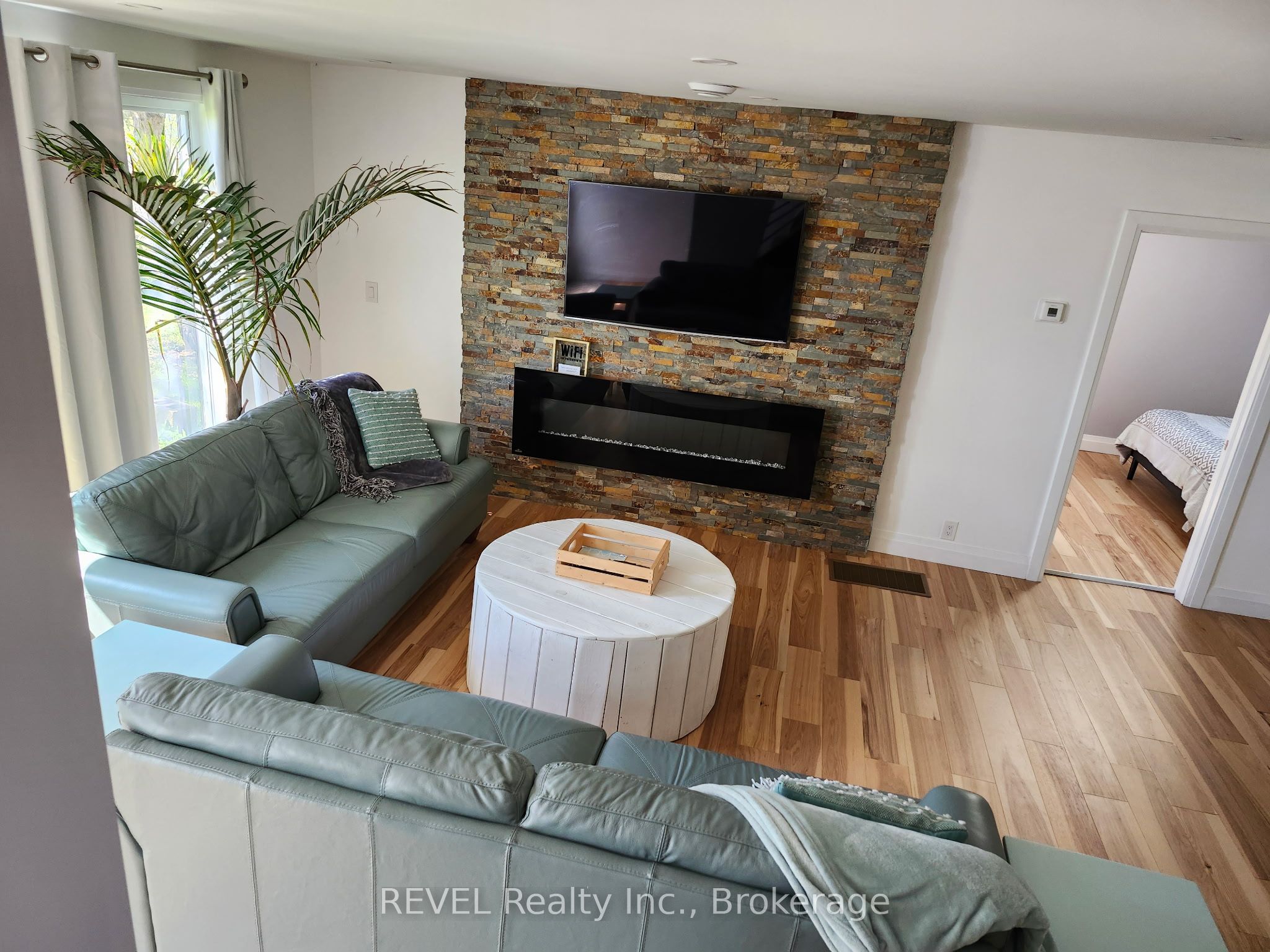 2507 North Shore Drive Property Photo 3