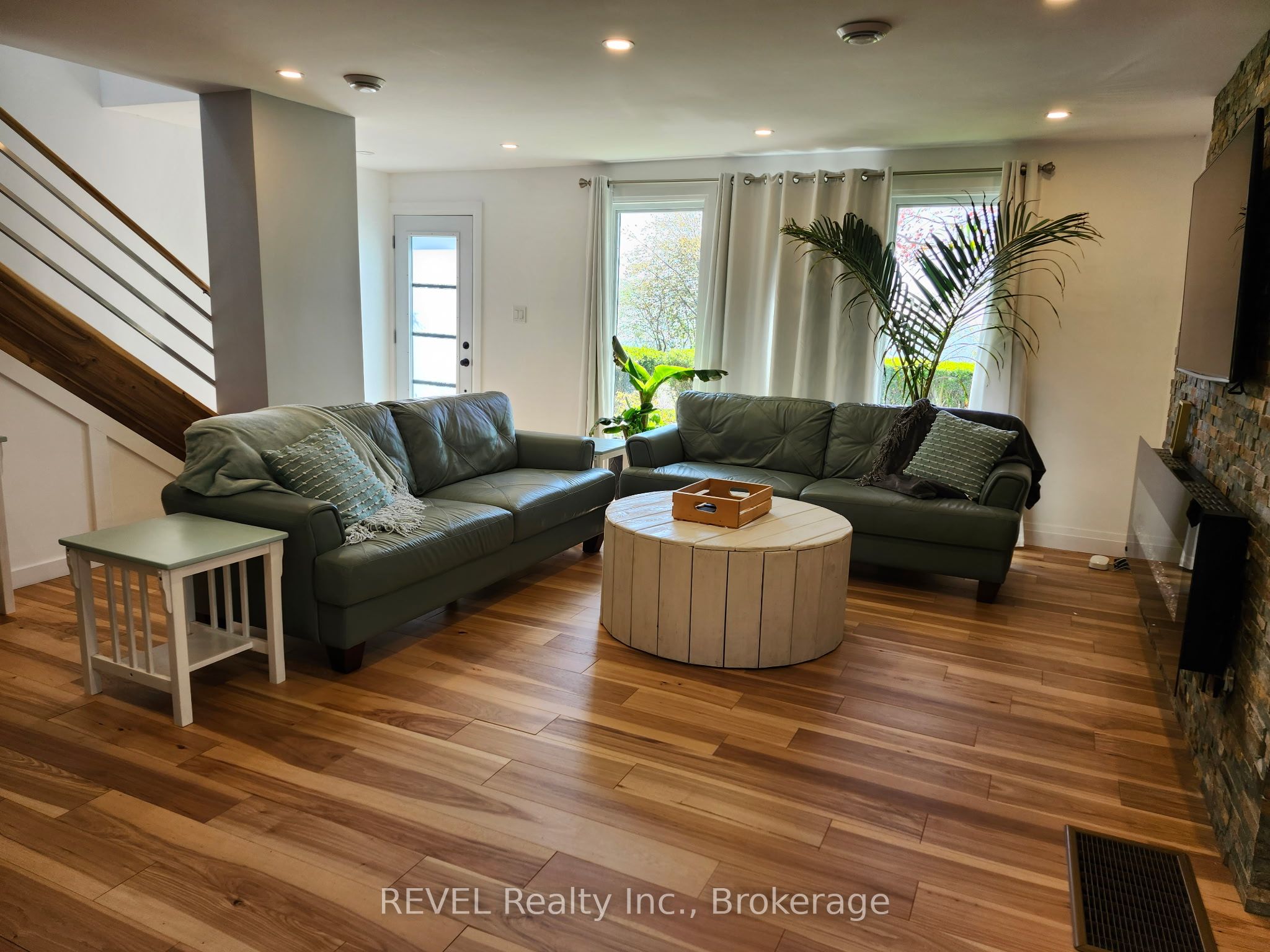 2507 North Shore Drive Property Photo 4