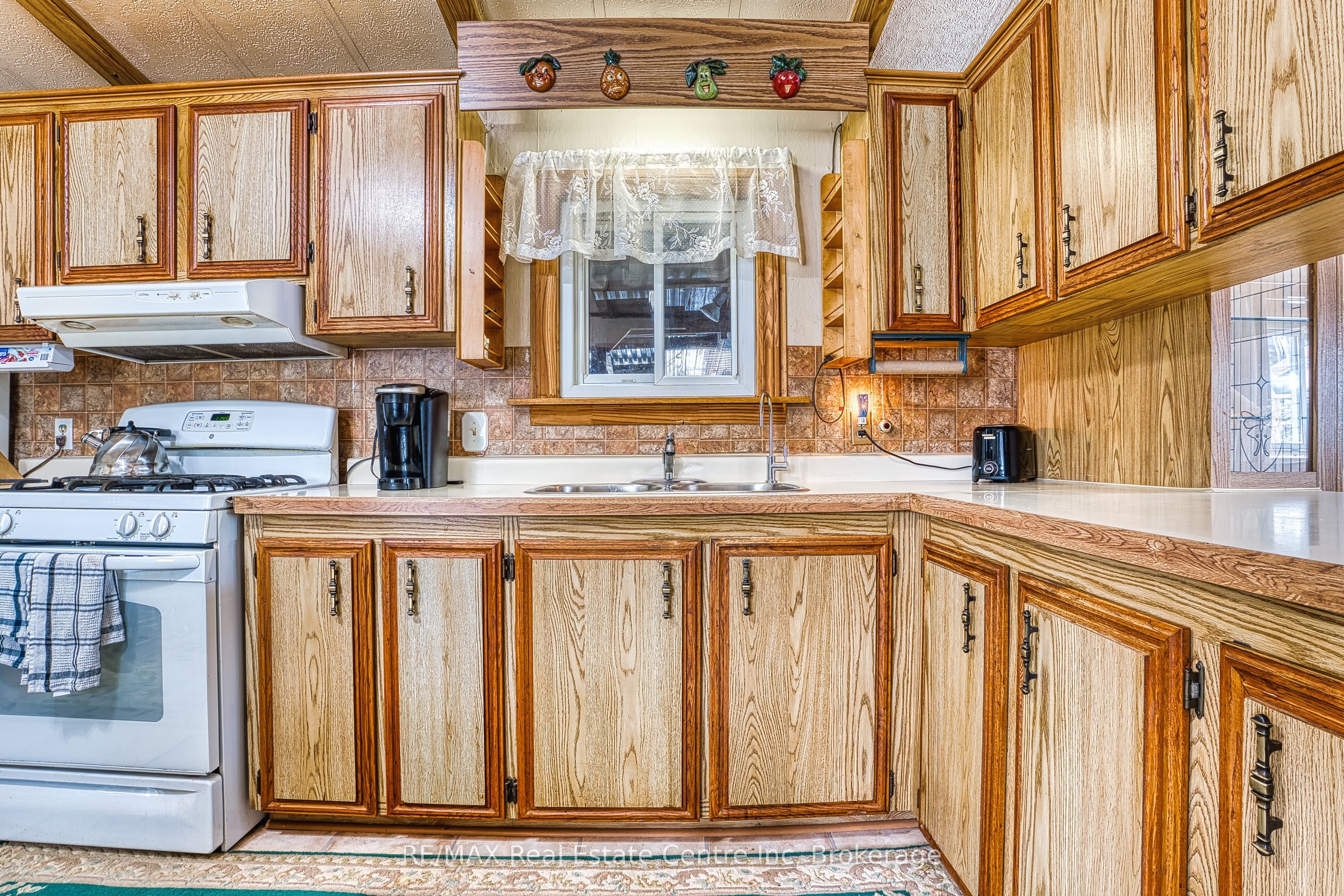 54 First Avenue Property Photo 9