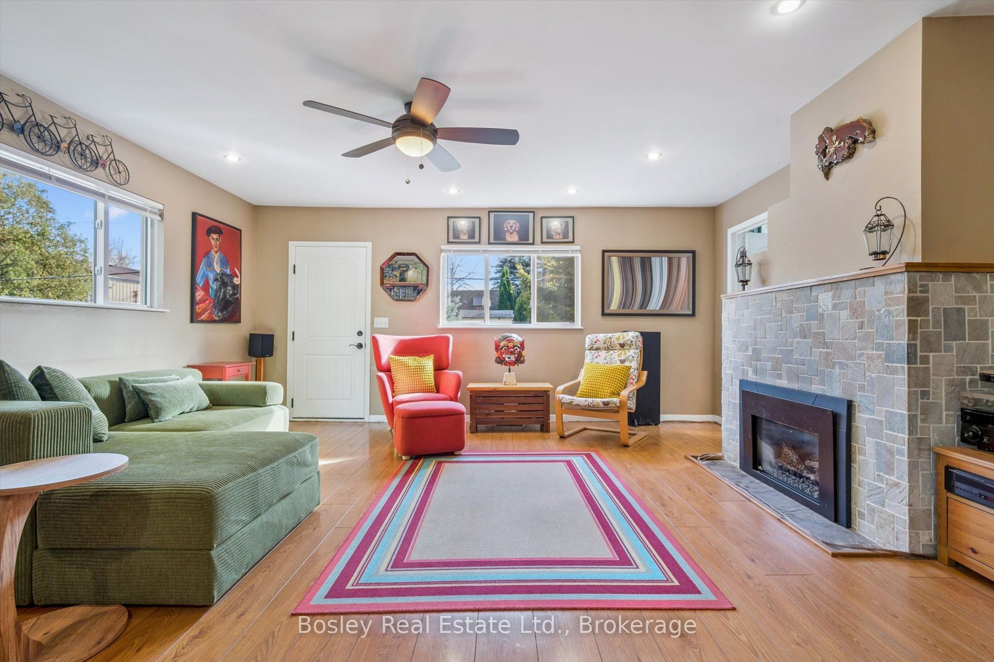 32 Holly Trail Property Photo 9