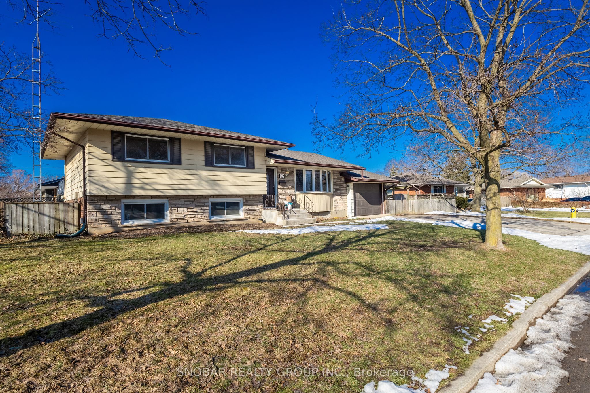 57 Alexandra Boulevard Property Photo 3