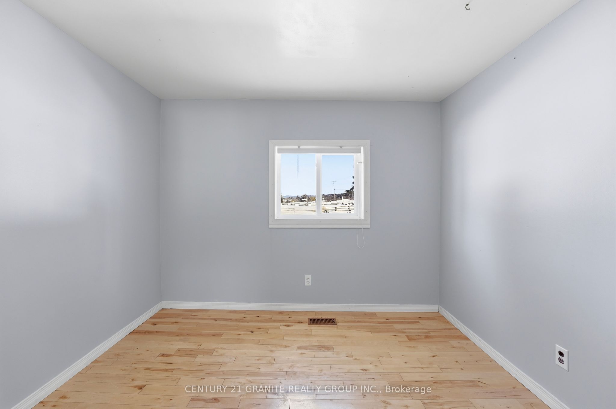 1367 Detlor Road Property Photo 17