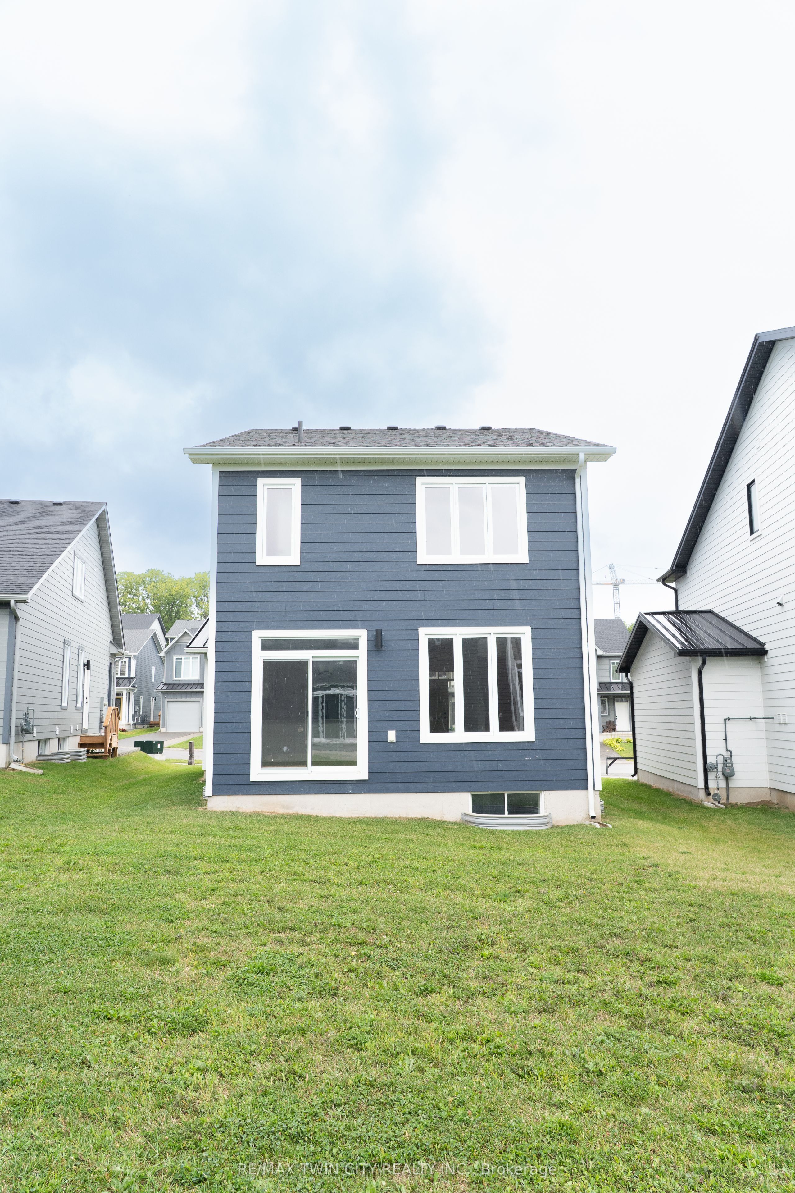 163 Julie Crescent Property Photo 2