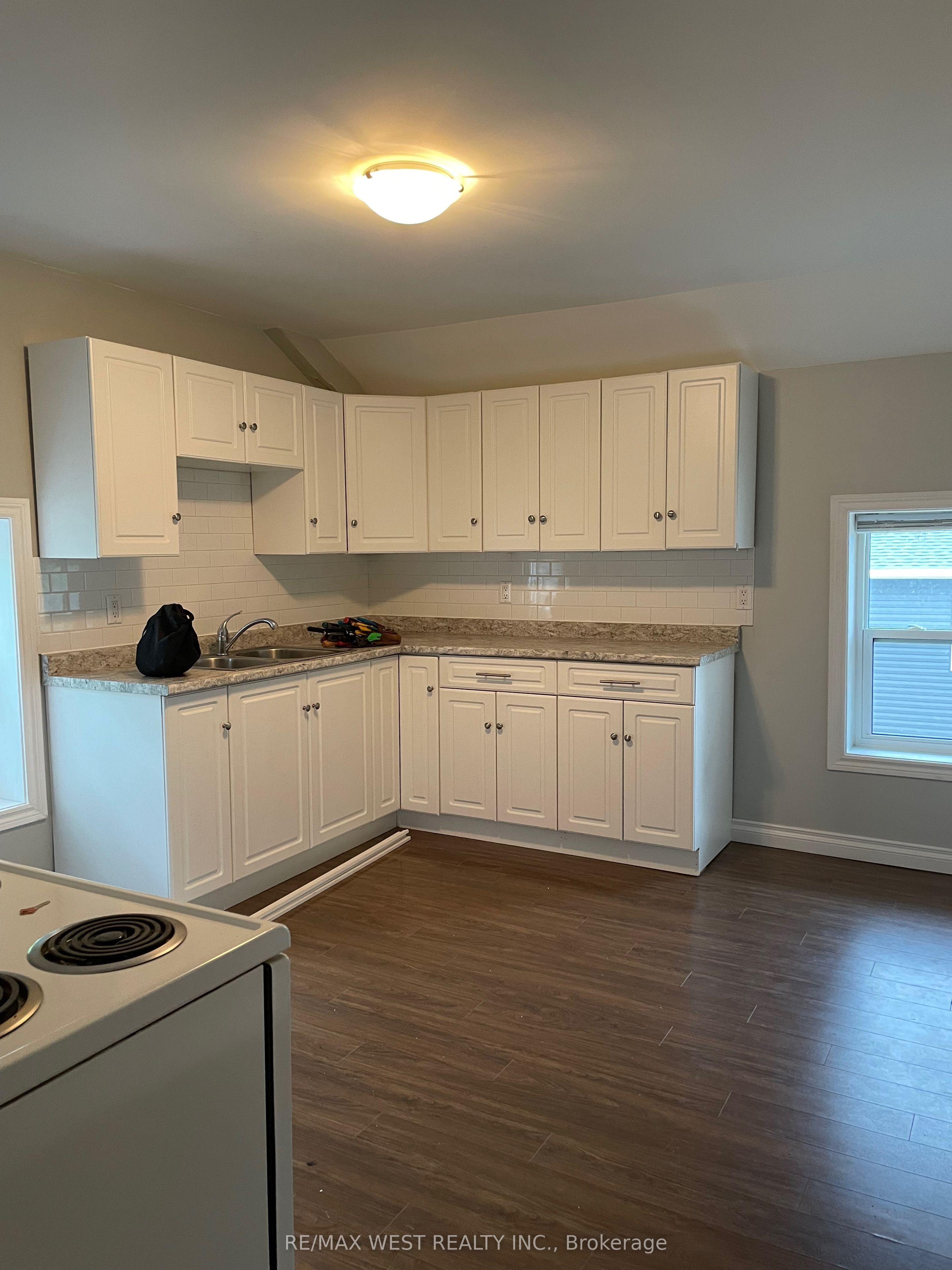 182 12th Street Property Photo 6