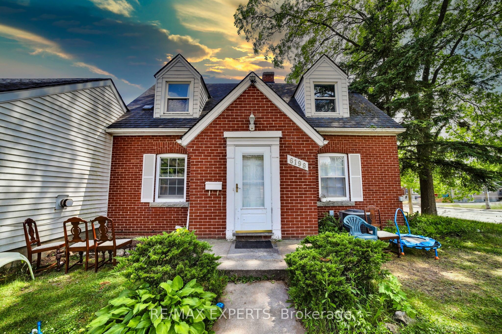 6198 Delaware Street Property Photo 1
