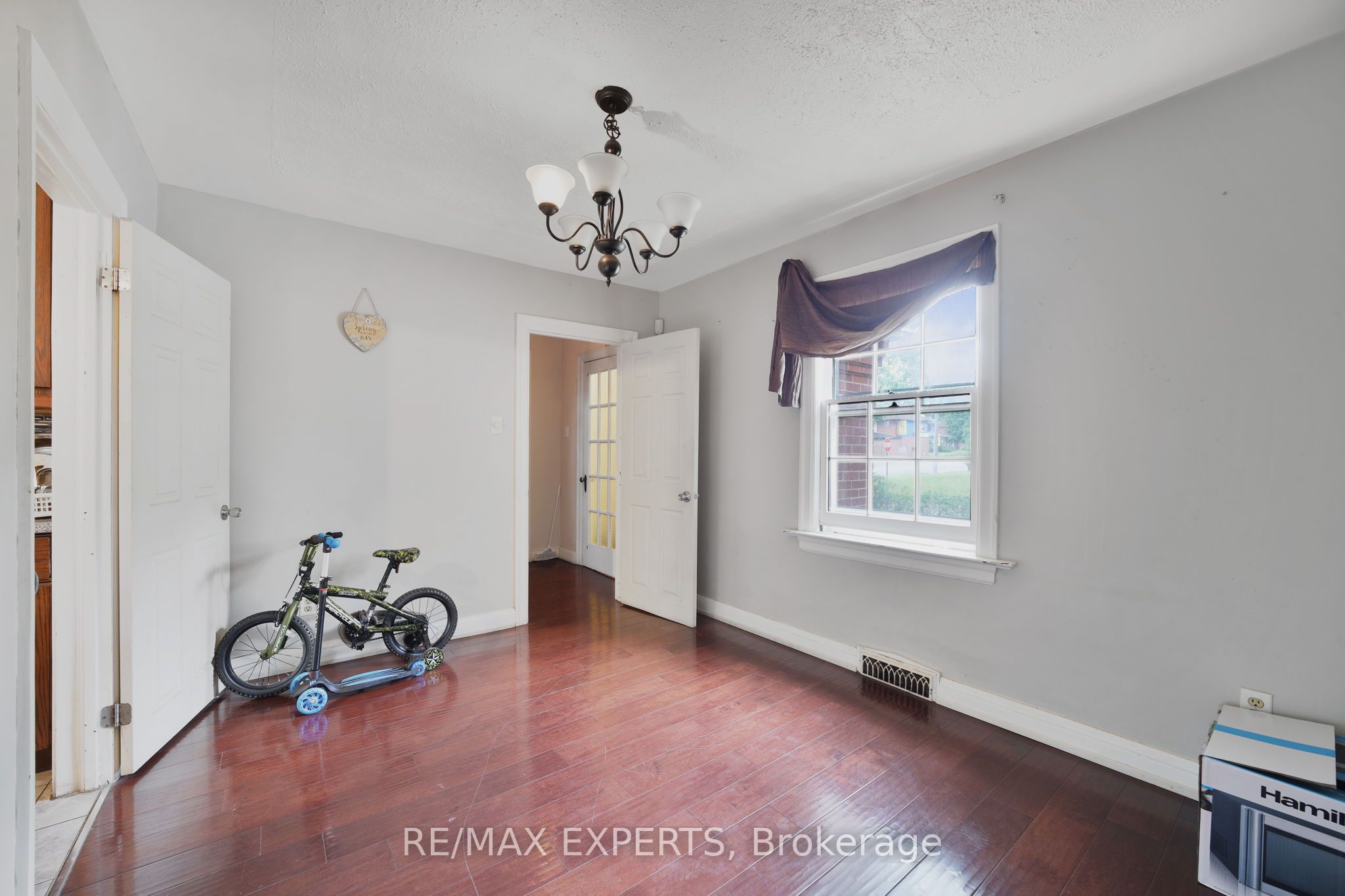 6198 Delaware Street Property Photo 9