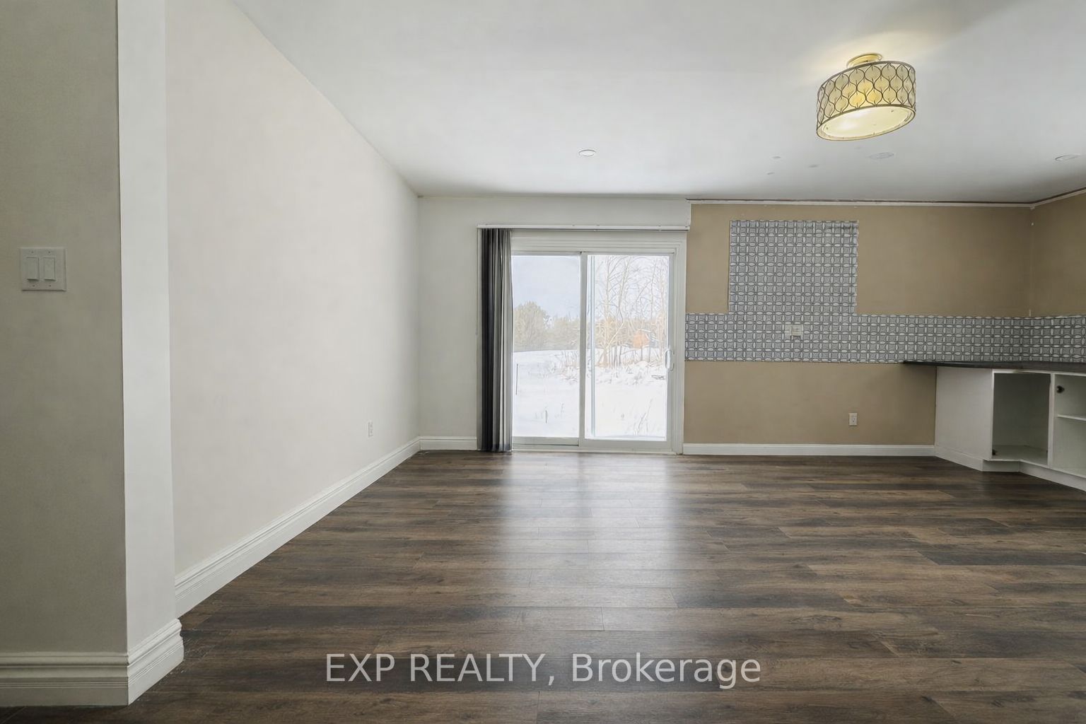1133 Plowmans Line Property Photo 6