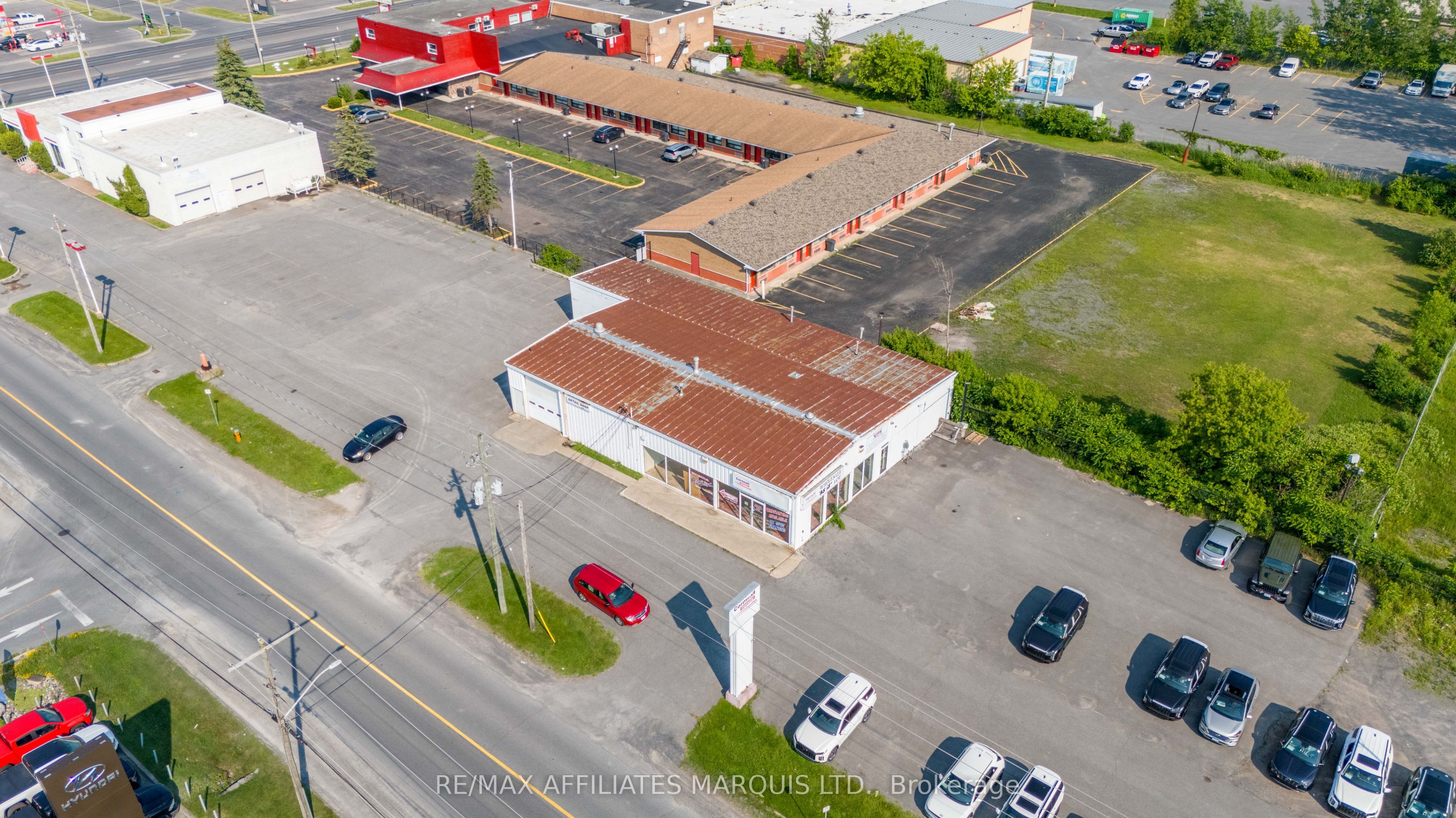1200 Brookdale Avenue N Property Photo 6