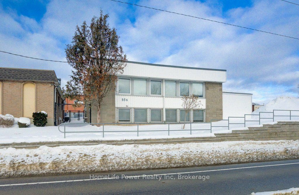 354 Charles Street E Property Photo 5