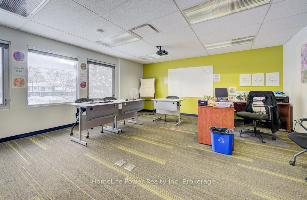354 Charles Street E Property Photo 16