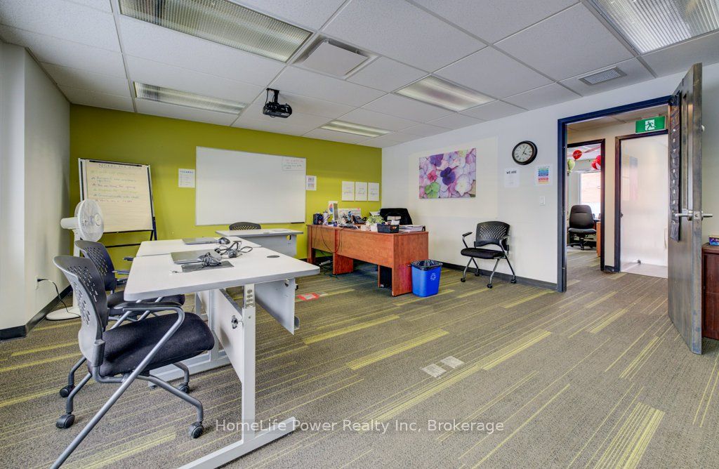 354 Charles Street E Property Photo 17