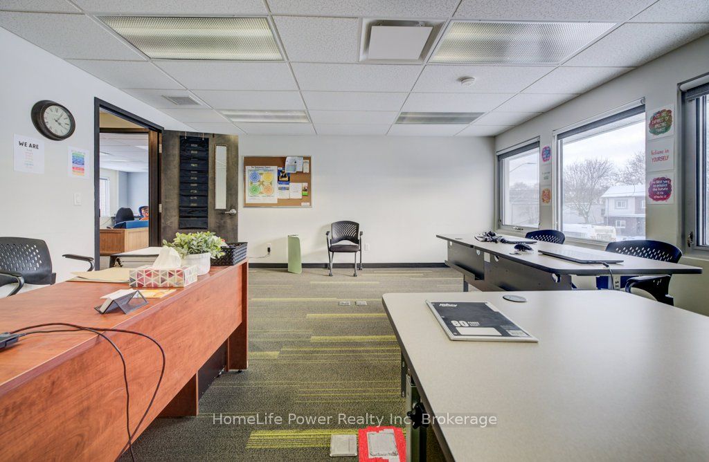 354 Charles Street E Property Photo 18