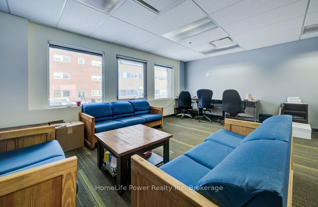 354 Charles Street E Property Photo 20