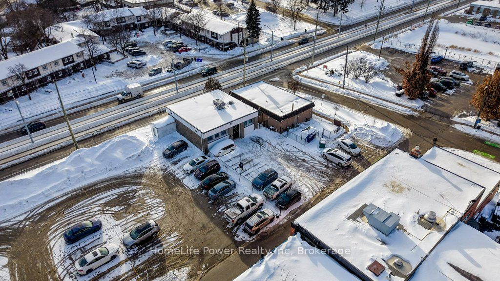354 Charles Street E Property Photo 28