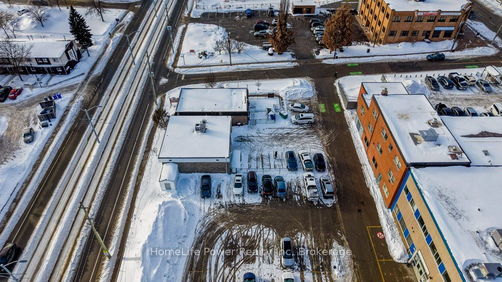354 Charles Street E Property Photo 29