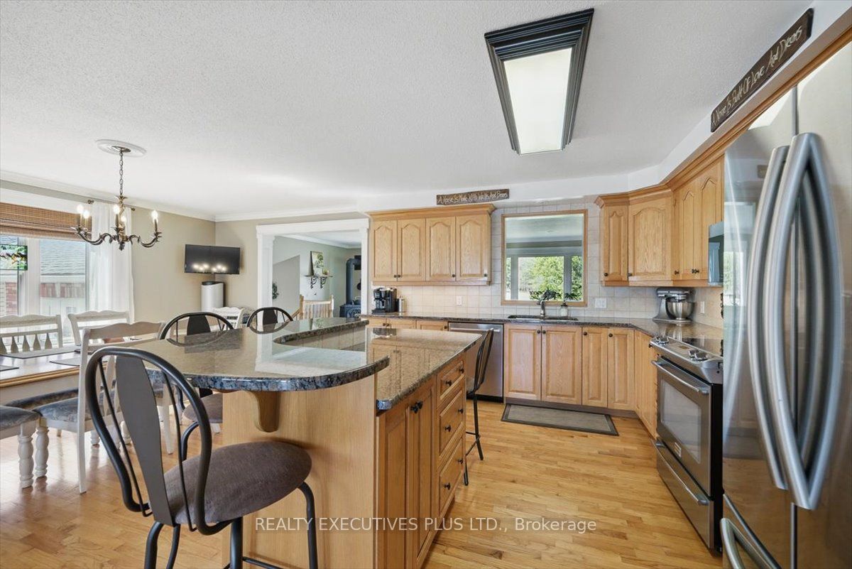 2935 Baseline Road Property Photo 6